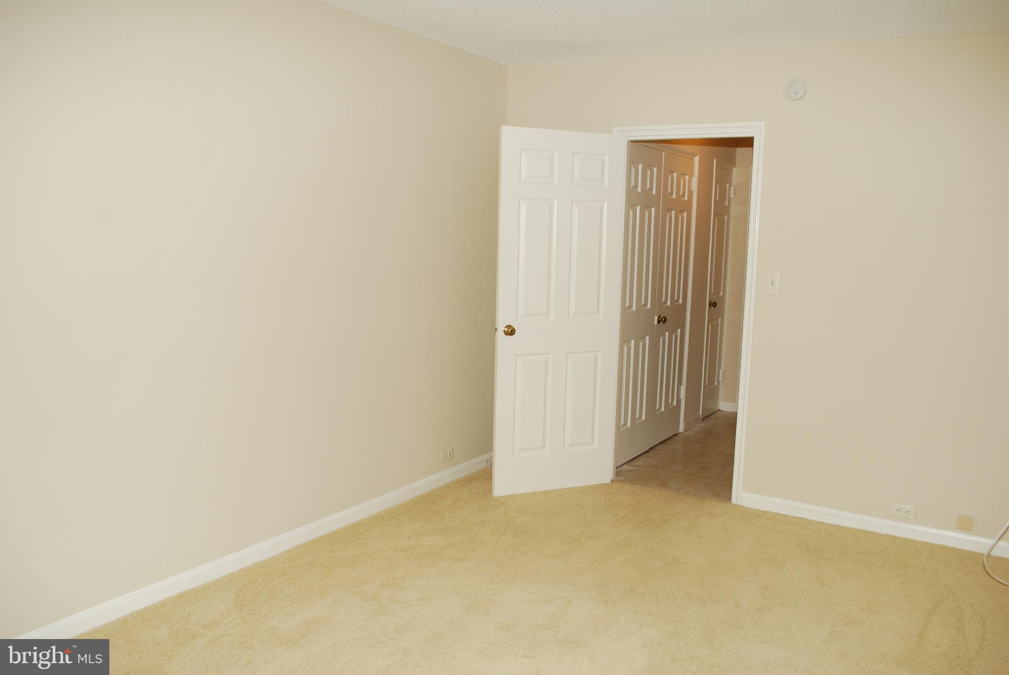 ARLINGTON OAKS - Residential Lease