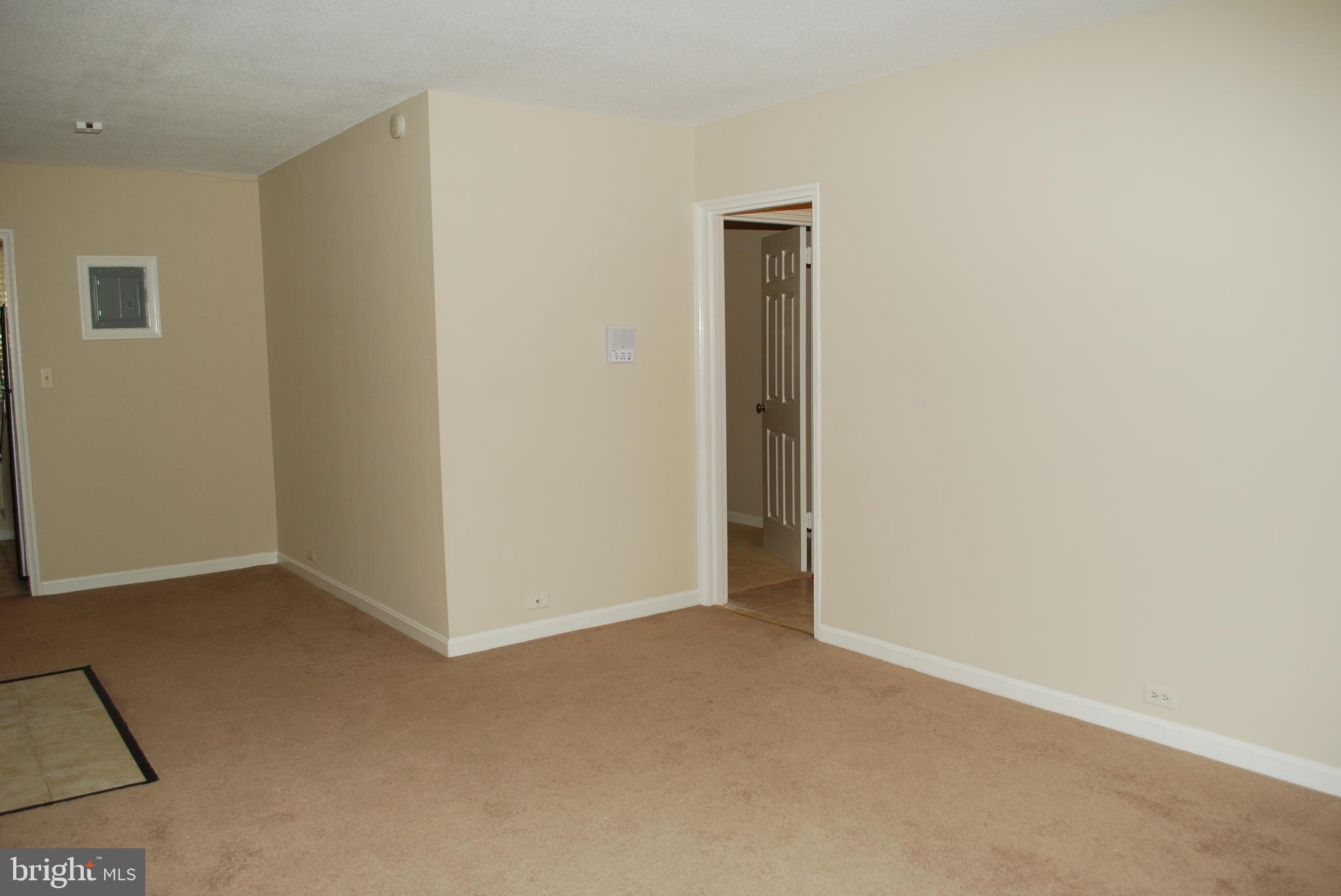 ARLINGTON OAKS - Residential Lease