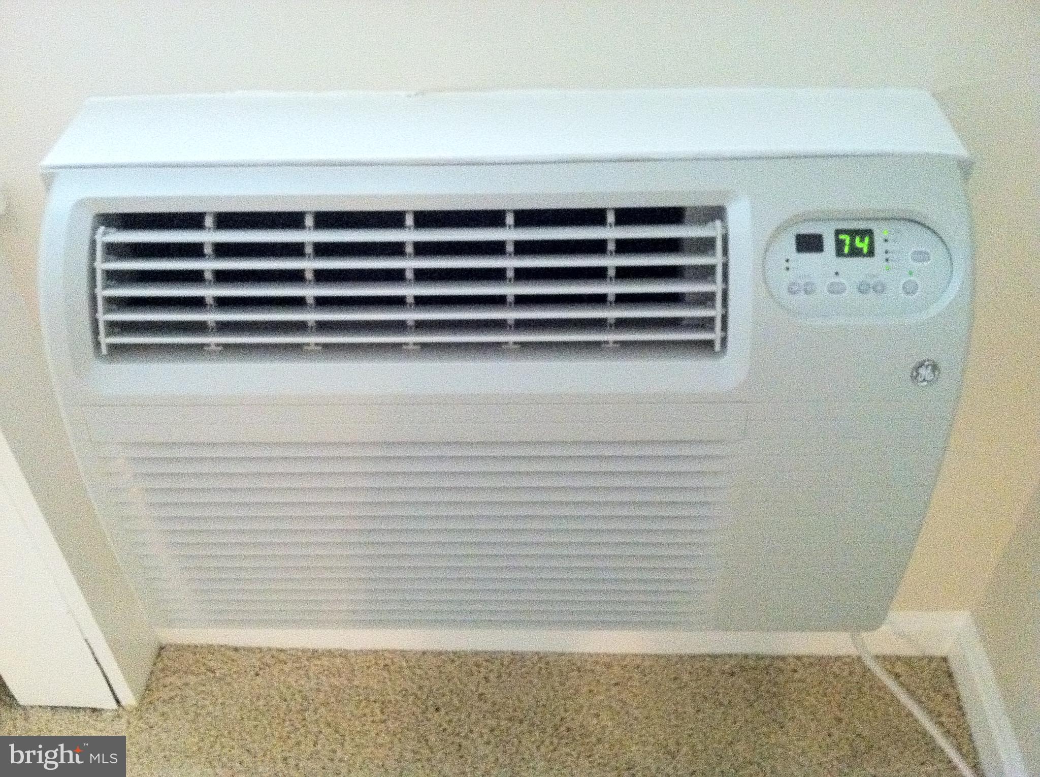 ARLINGTON OAKS - Residential Lease