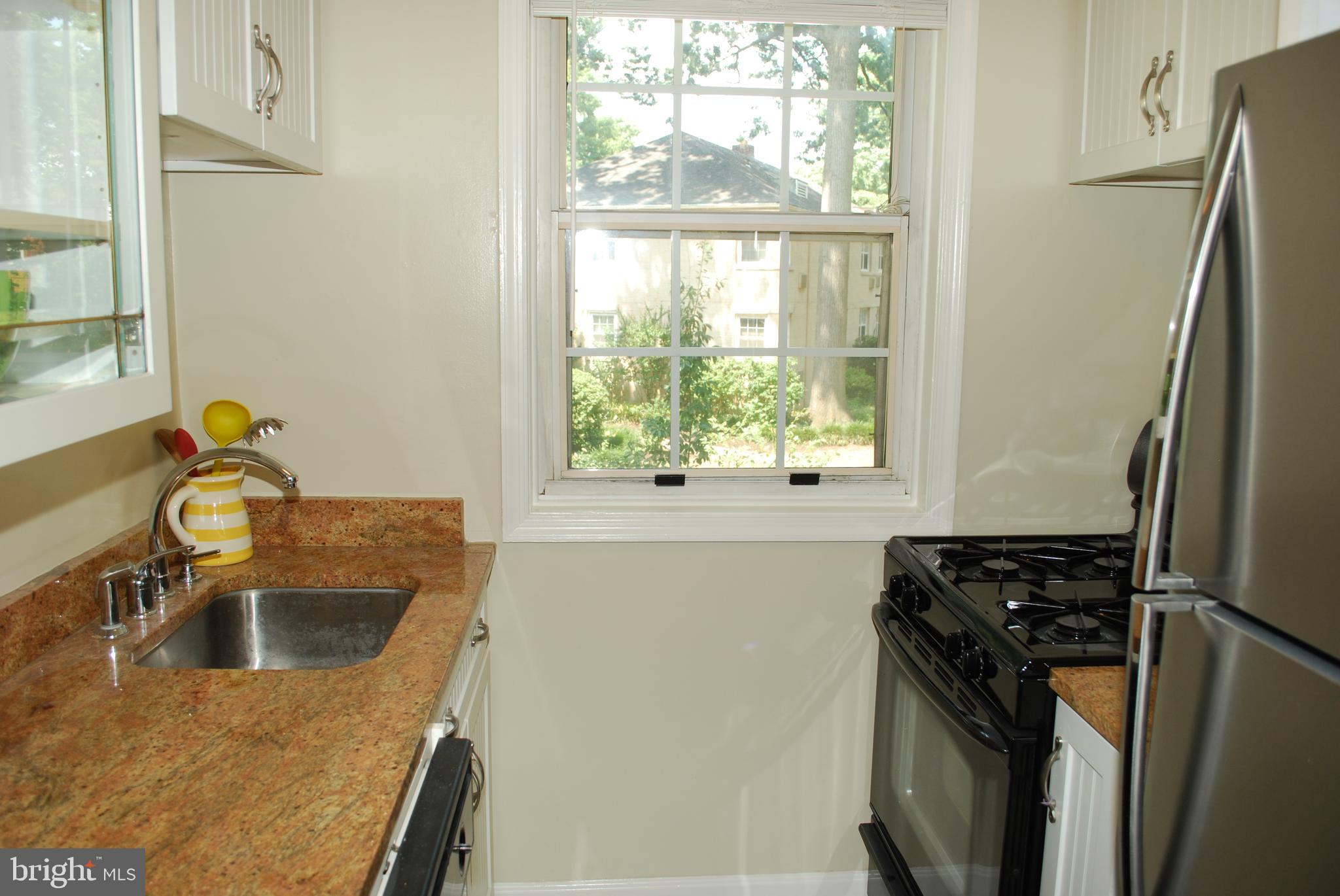 ARLINGTON OAKS - Residential Lease