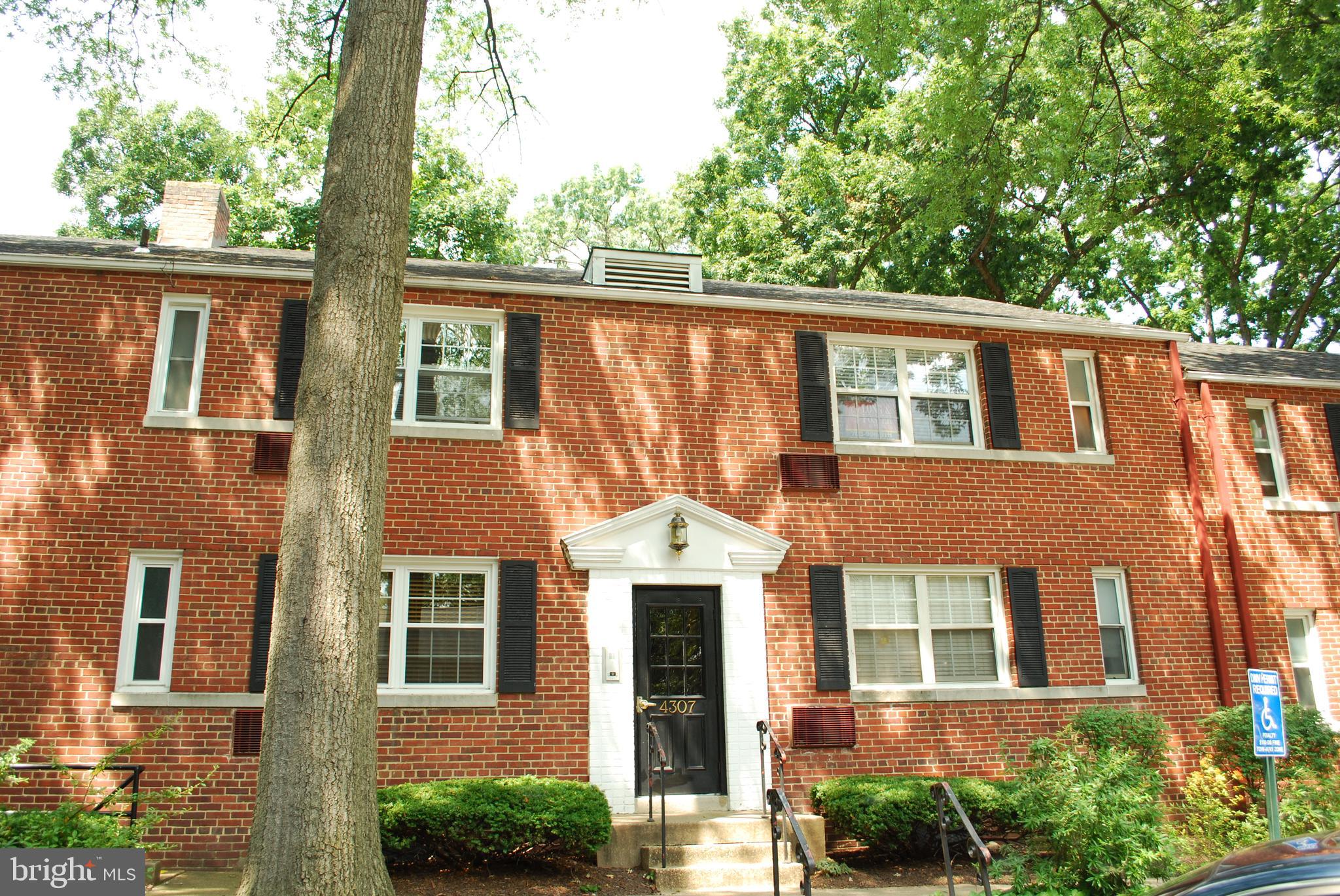 ARLINGTON OAKS - Residential Lease