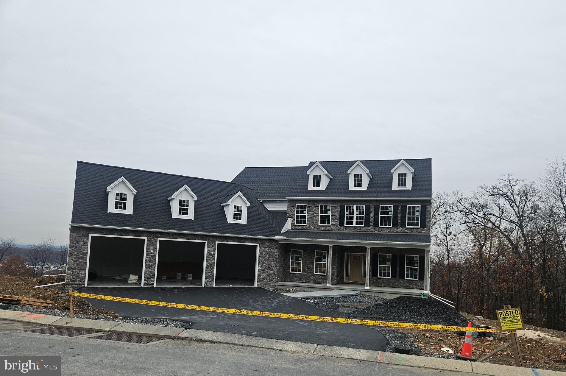 ESTATES OF AUTUMN OAKS - Residential