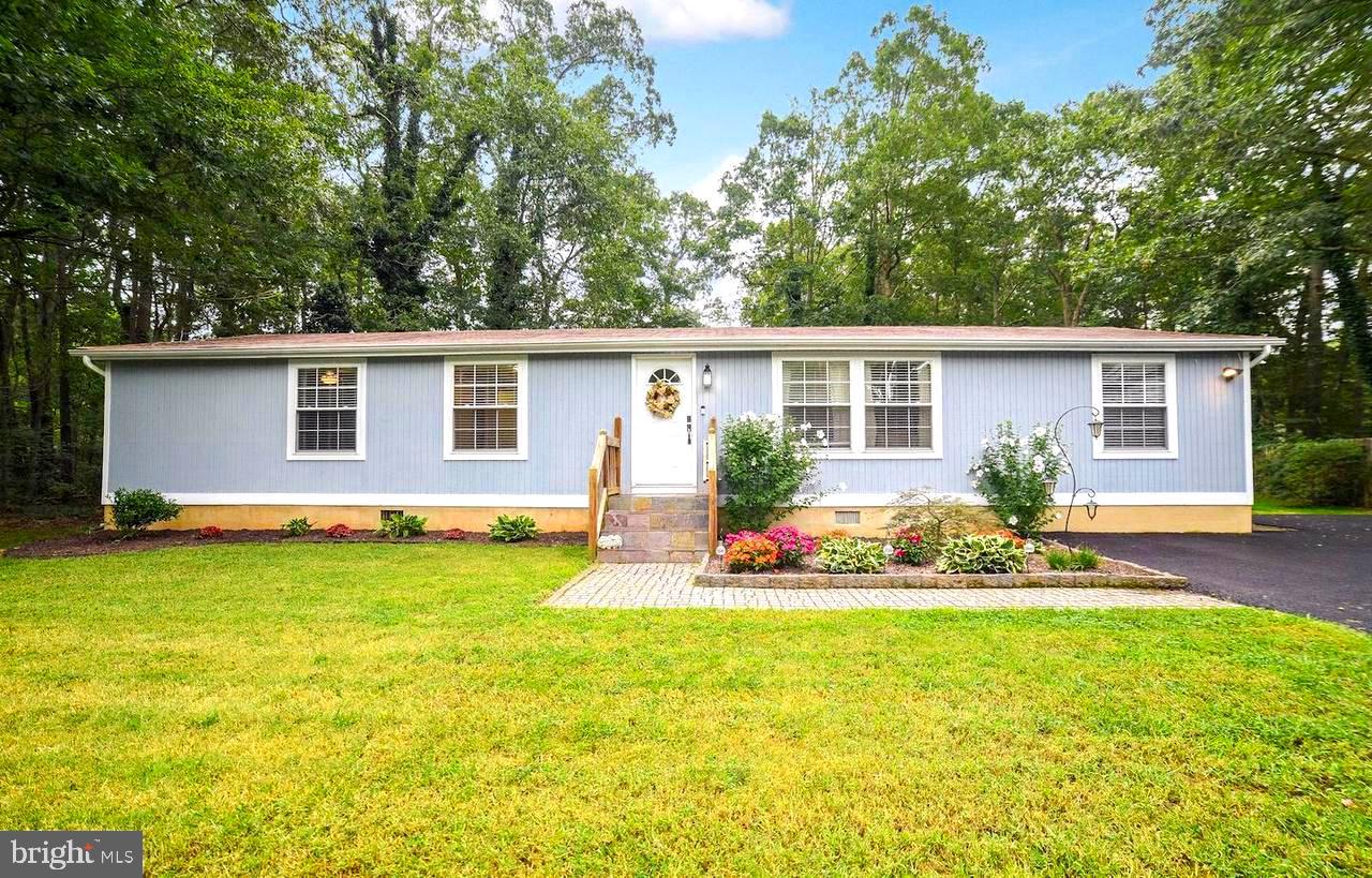 Charming 5 bed, 2 bath rancher for rent in Lexington Park! This home features a cozy kitchen, fresh paint, and new flooring. Enjoy a spacious yard and easy access to PAX River Naval Base, shopping, and schools. Beach Access available. Perfect for comfortable living in a convenient location. Voucher holders welcome.