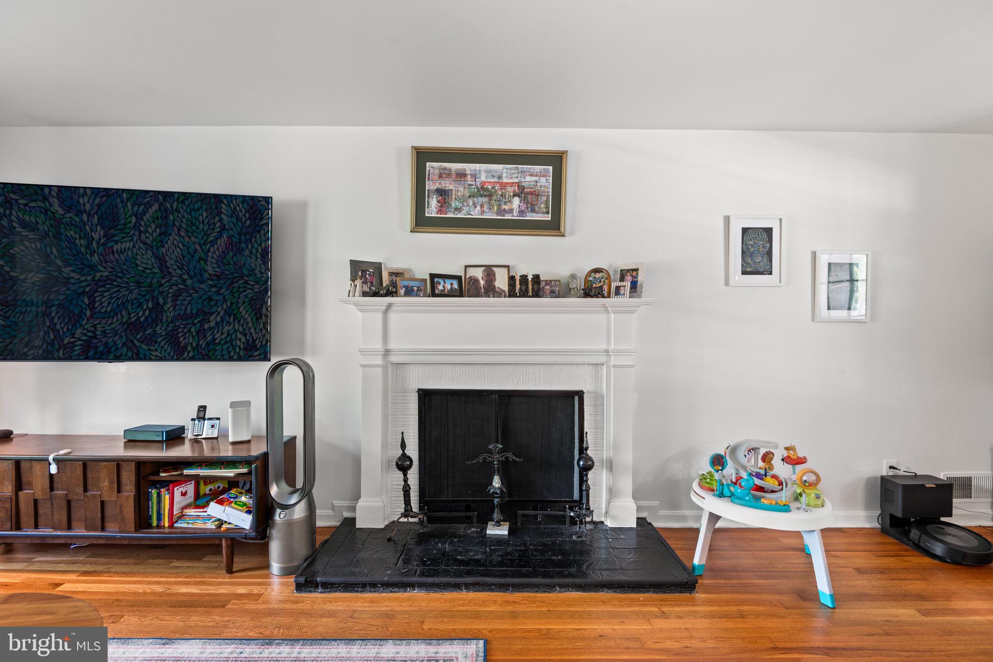 1007 ARCOLA AVENUE