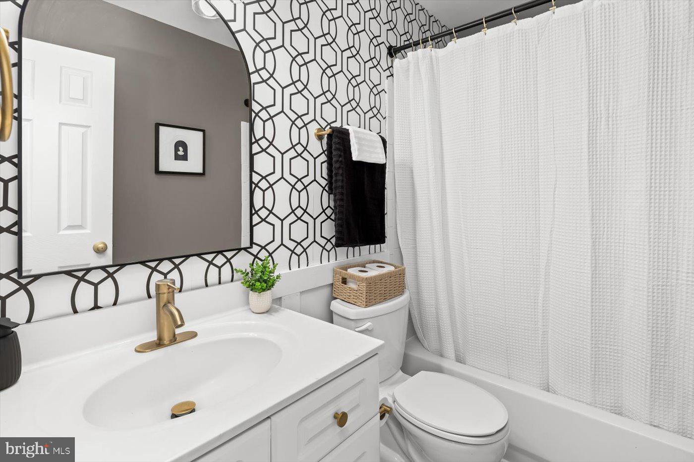 TOWNES OF ASHLEIGH - Residential