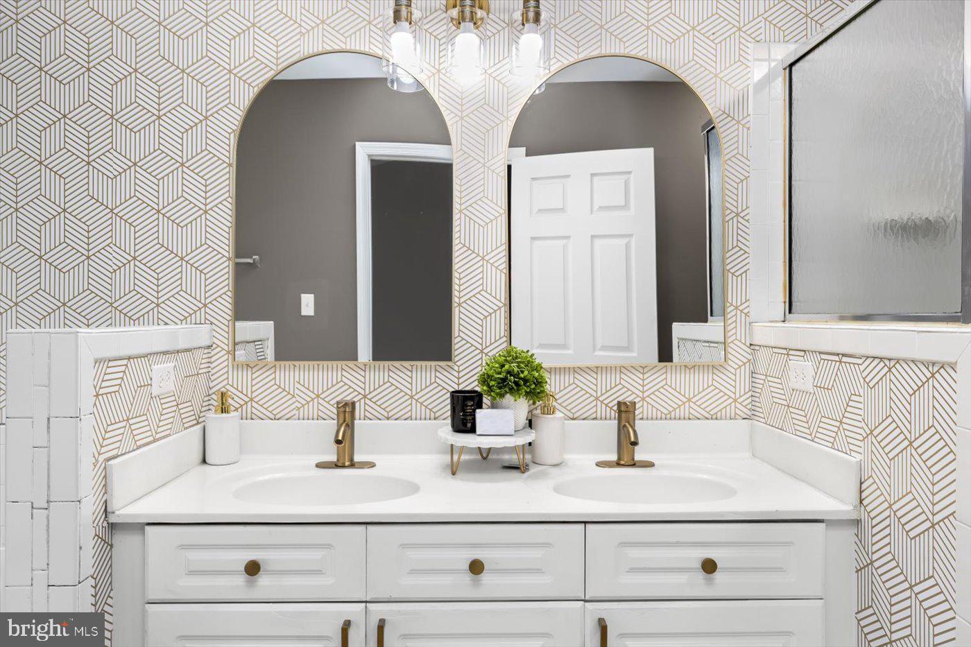 TOWNES OF ASHLEIGH - Residential