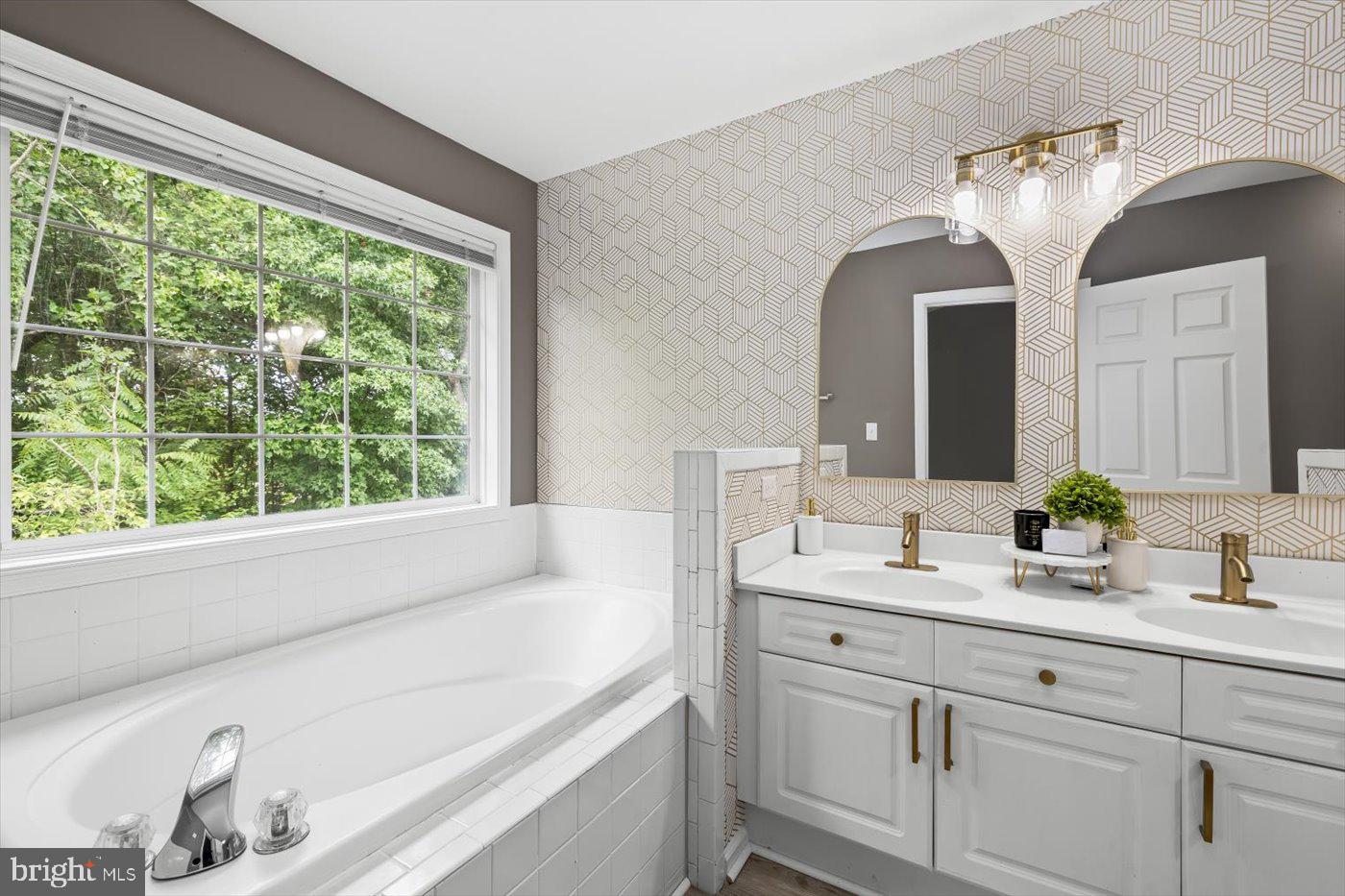 TOWNES OF ASHLEIGH - Residential