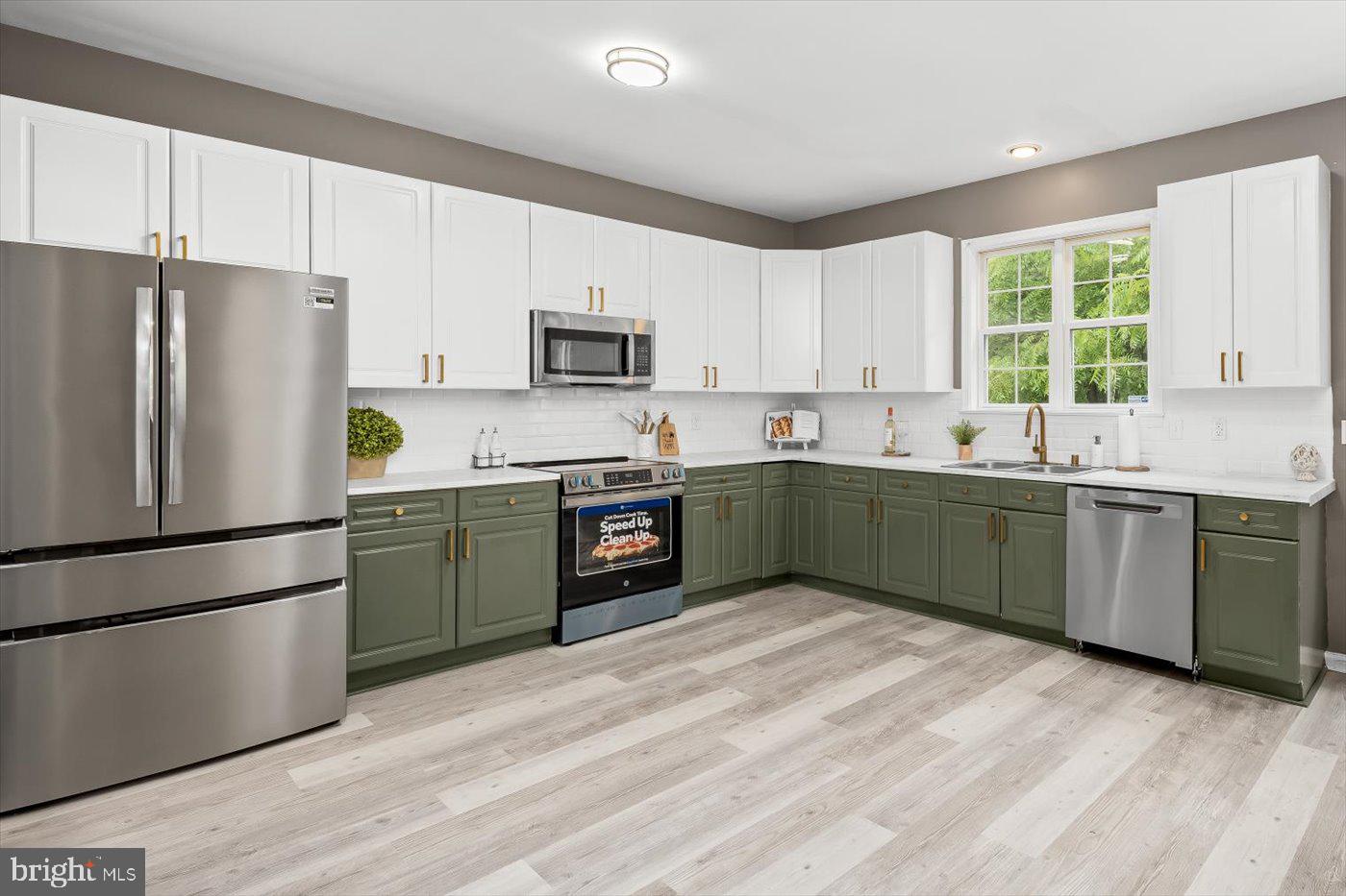 TOWNES OF ASHLEIGH - Residential