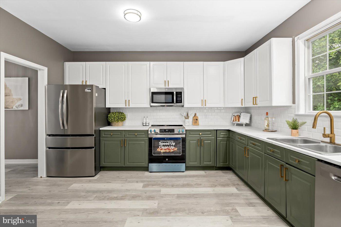 TOWNES OF ASHLEIGH - Residential