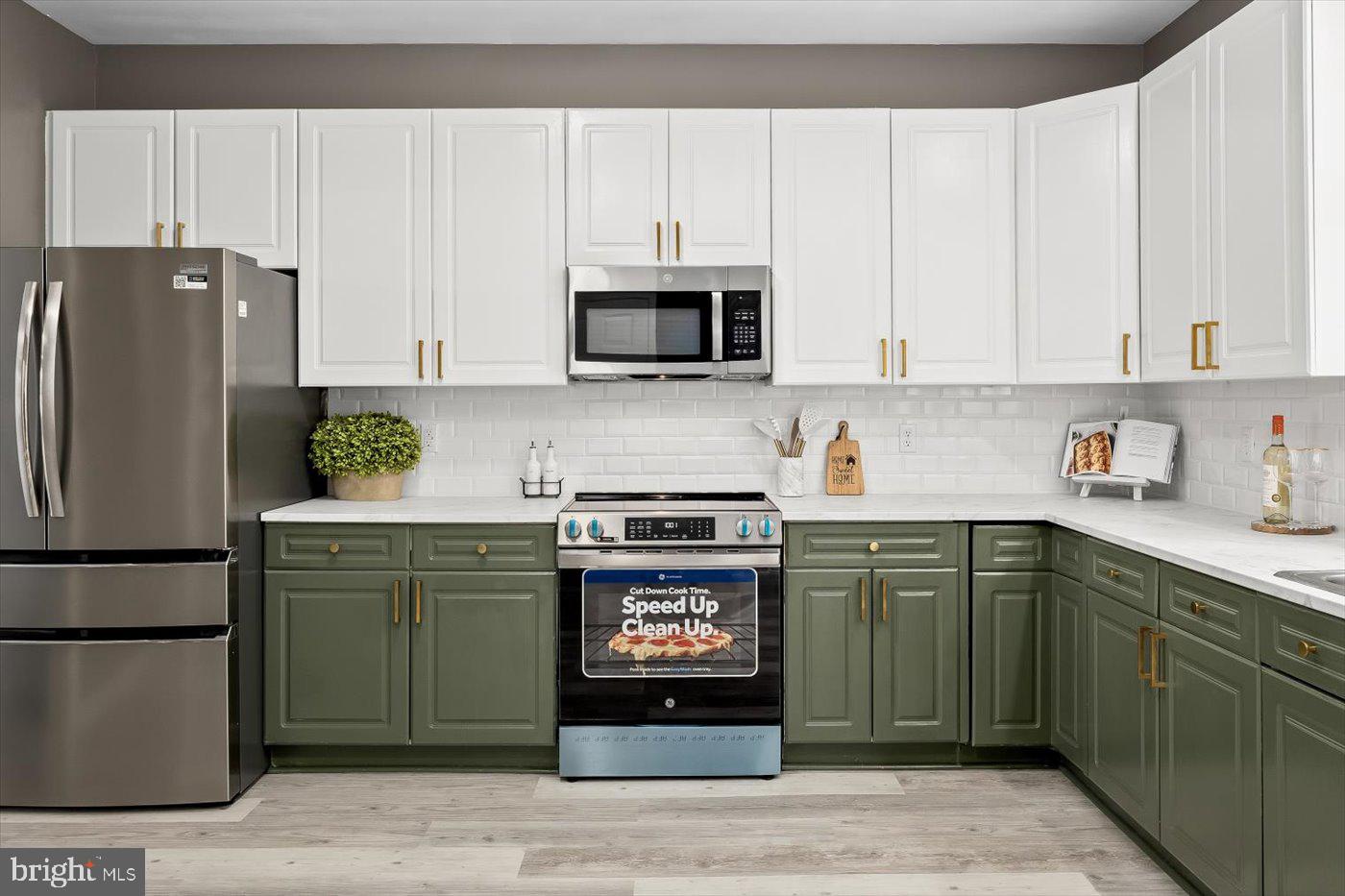 TOWNES OF ASHLEIGH - Residential