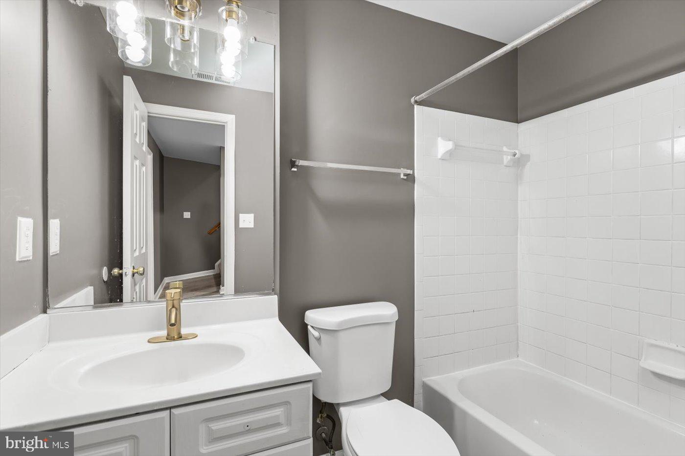 TOWNES OF ASHLEIGH - Residential