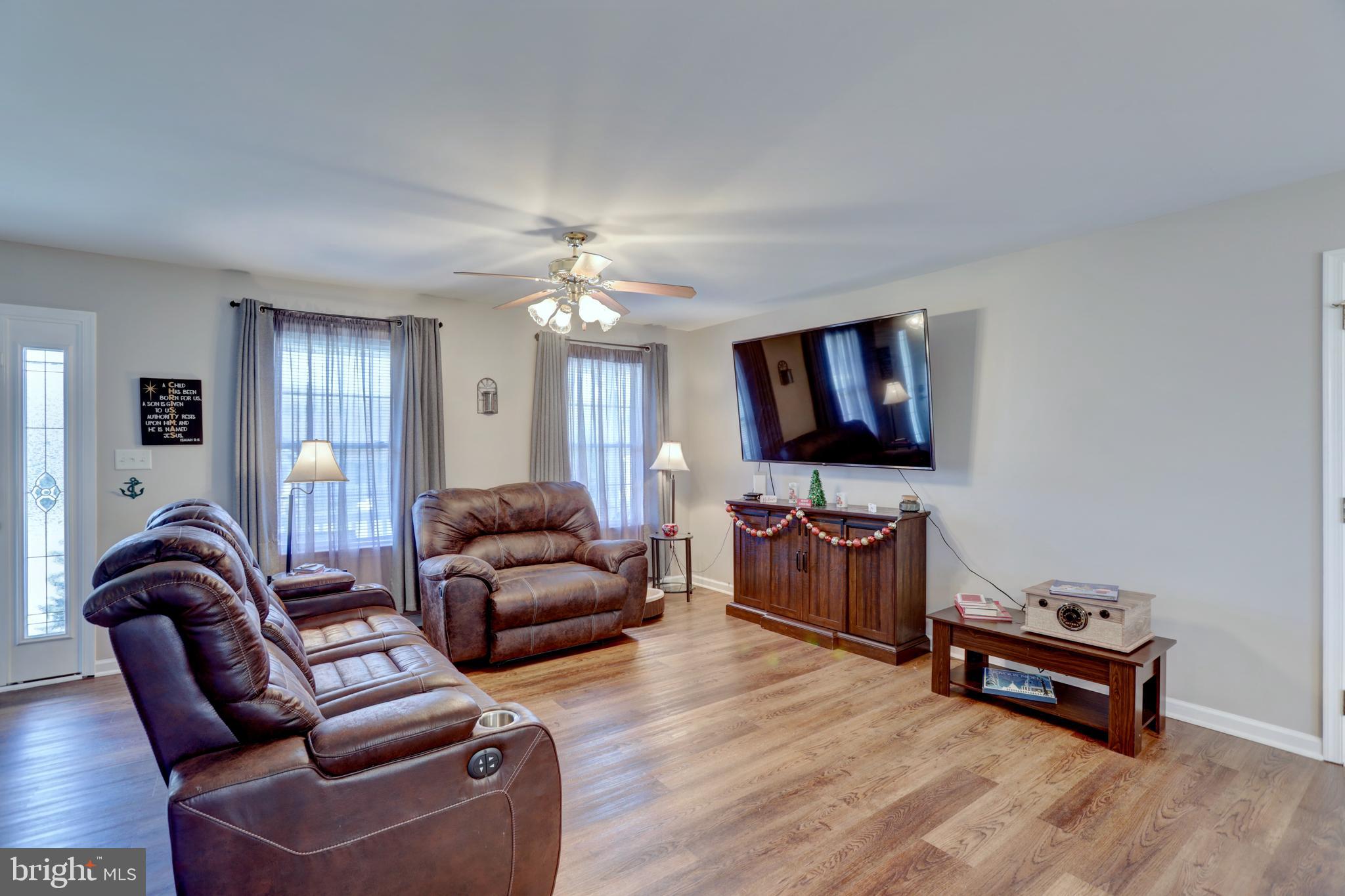 FORT HILL FARMS - Residential