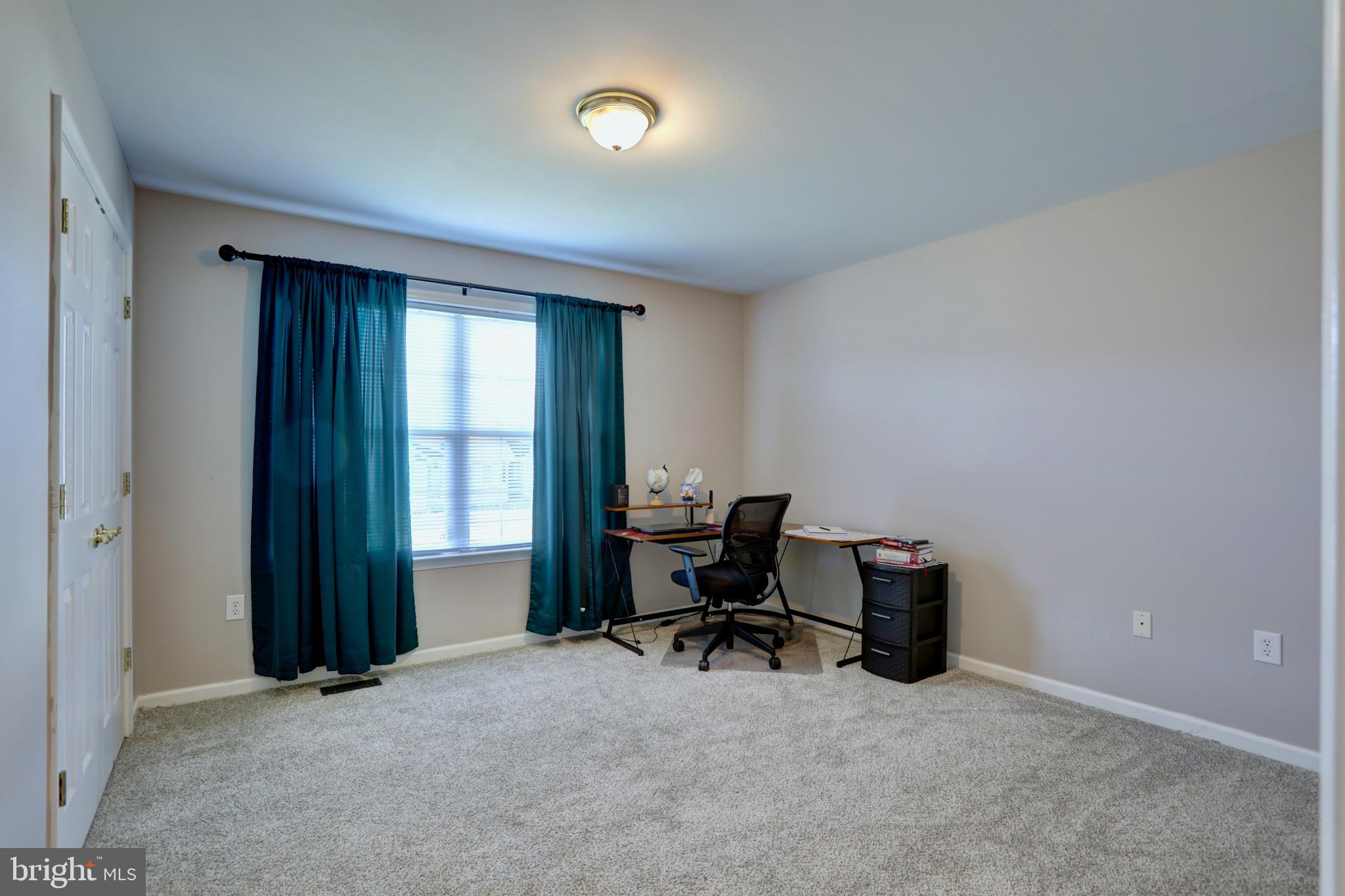 FORT HILL FARMS - Residential