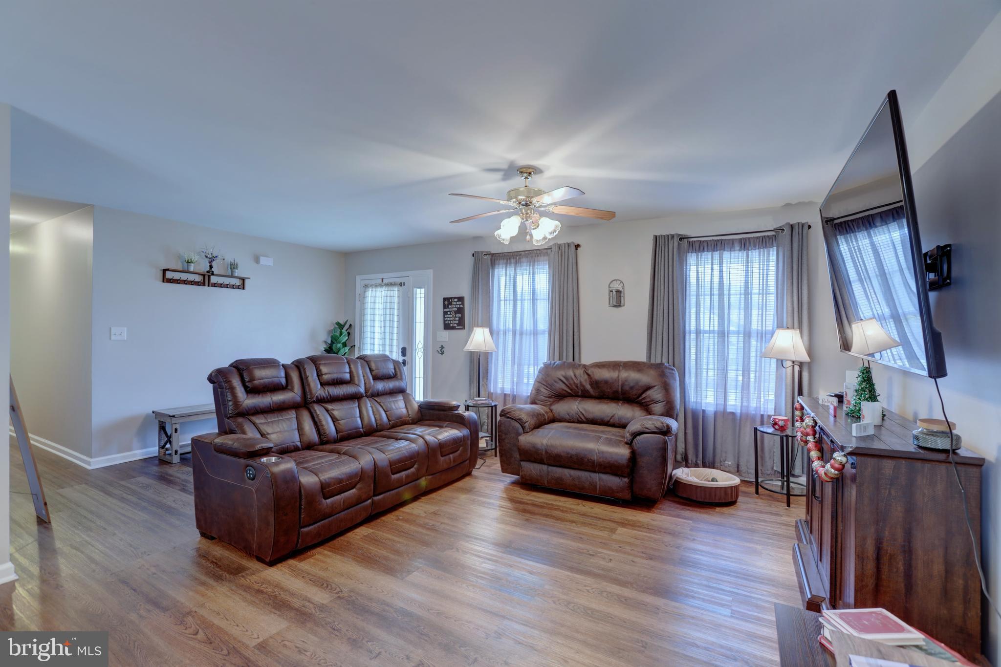 FORT HILL FARMS - Residential