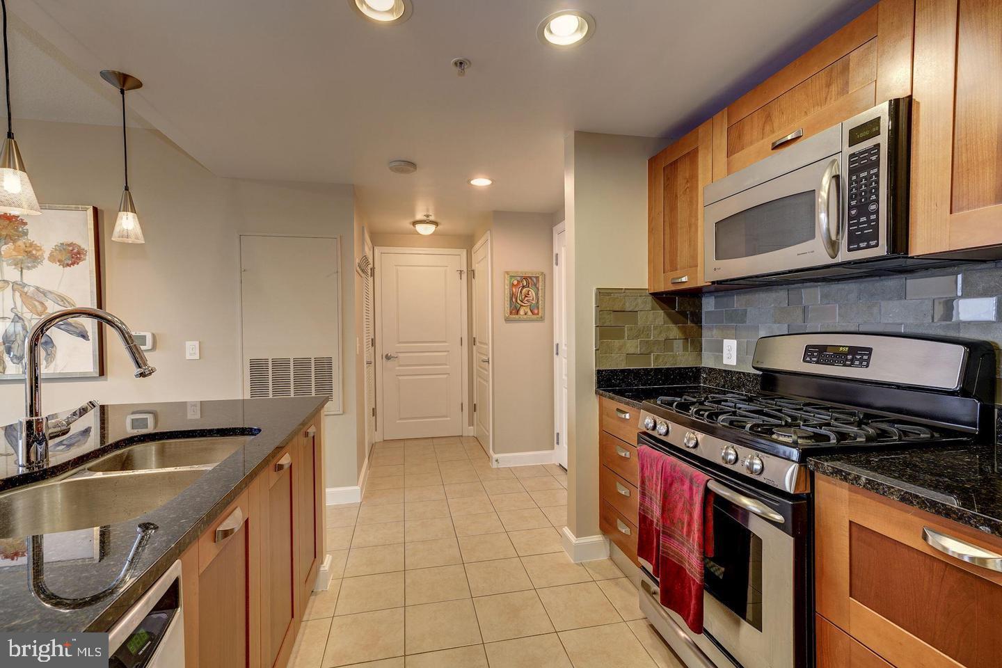 HUNTINGTON - Residential Lease