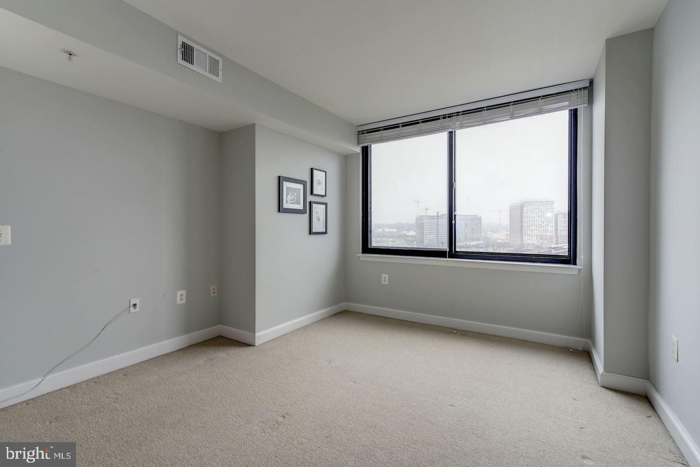 HUNTINGTON - Residential Lease