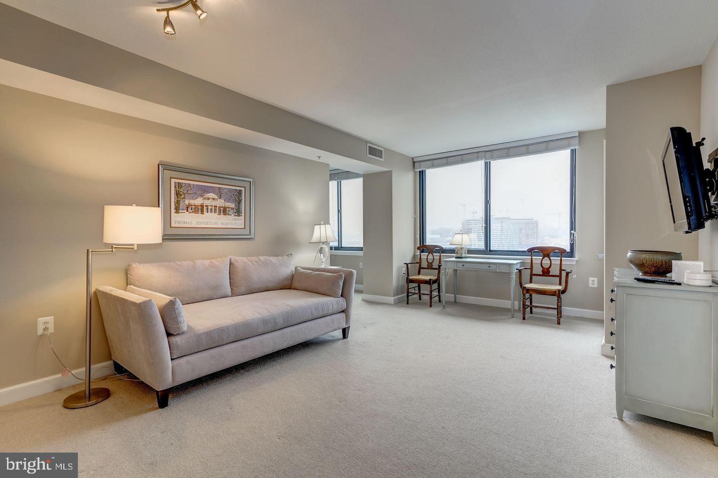 HUNTINGTON - Residential Lease