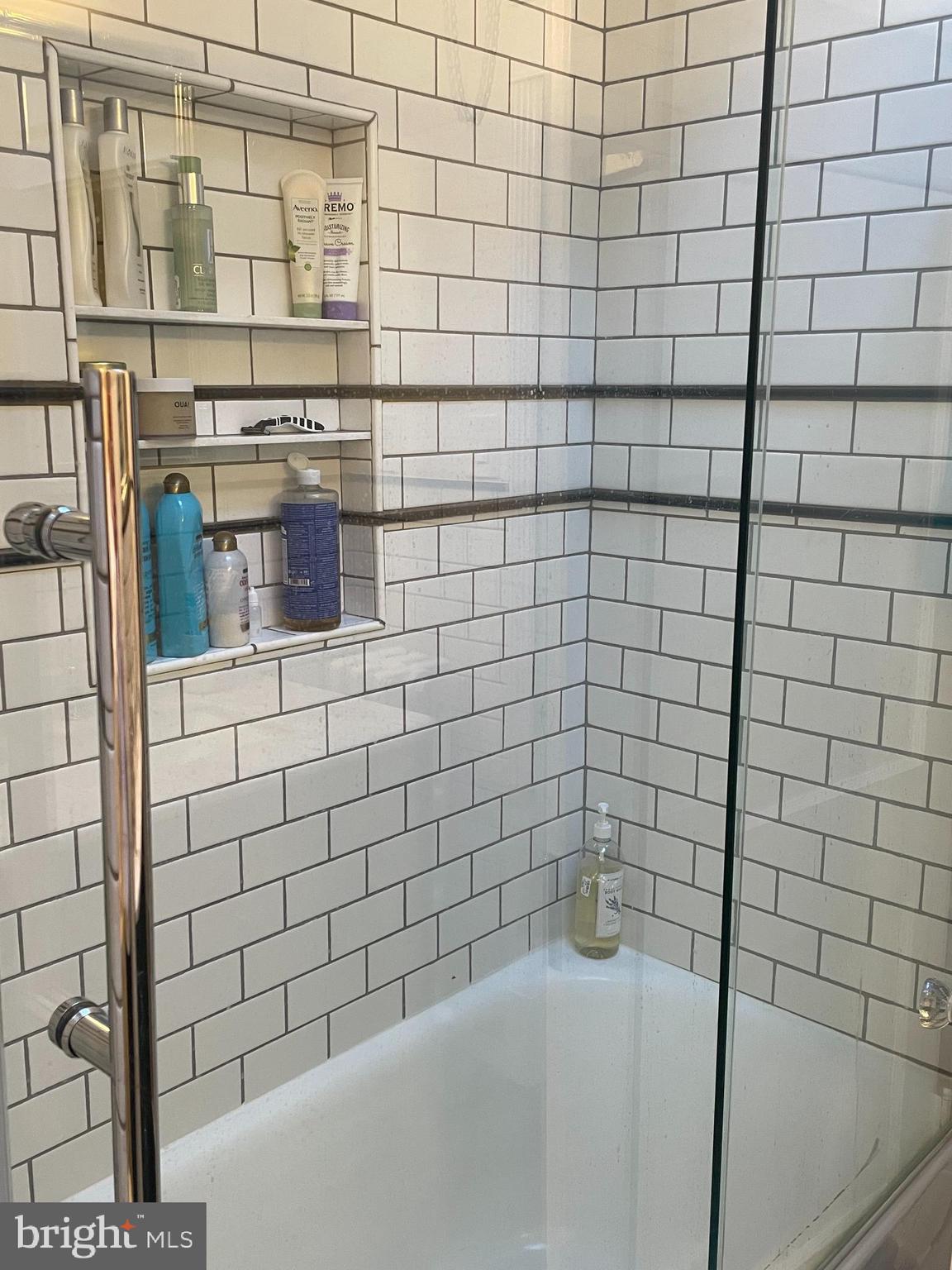 EAST FALLS - Residential Lease