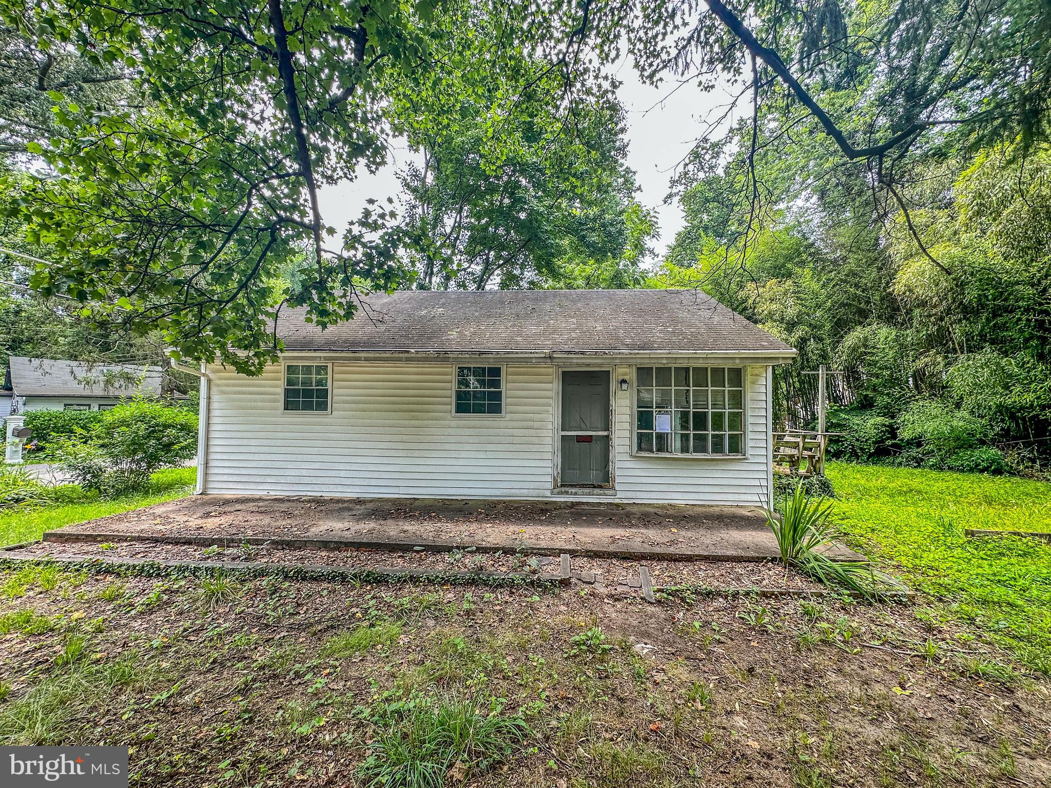Offer deadline 7/13 at 6pm
*** The county ordered the seller to secure as it is vacant and uninhabitable. It is not safe to enter. Price reflects the value of lot only. Under no circumstances should anyone enter the property. Sold strictly as-is. ***
Build your dream home on this desirable corner lot in the highly sought-after community of Herald Harbor! This neighborhood has everything you are looking for to live the Maryland lifestyle - including water access points throughout the community. You'll have access to a wealth of amenities in the community, including a beach with water access, a dock, a park, a community center, and hiking trails that beckon you to explore and connect with nature. There is also a conveniently located daycare and a great pub to stop and grab a bite on your way home from work. The entire neighborhood is situated in a tranquil, low-traffic area within Anne Arundel County, Ideally located for those seeking convenient access to Washington DC and Baltimore for commuting. Enjoy the best of both worlds with this prime location just 15 minutes away from the charming towns of Annapolis and Crofton, which offer an array of top-notch dining, shopping, and entertainment options.
Although there is currently a home on the lot, it is not livable and will require major rehab to bring back to life. Bring your imagination and call Herald Harbor your home today!
*** The county ordered the seller to secure as it is vacant and uninhabitable. It is not safe to enter. Price reflects the value of lot only. Under no circumstances should anyone enter the property. Sold strictly as-is. ***