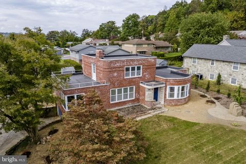 429 DEVON TERRACE READING PA 19607