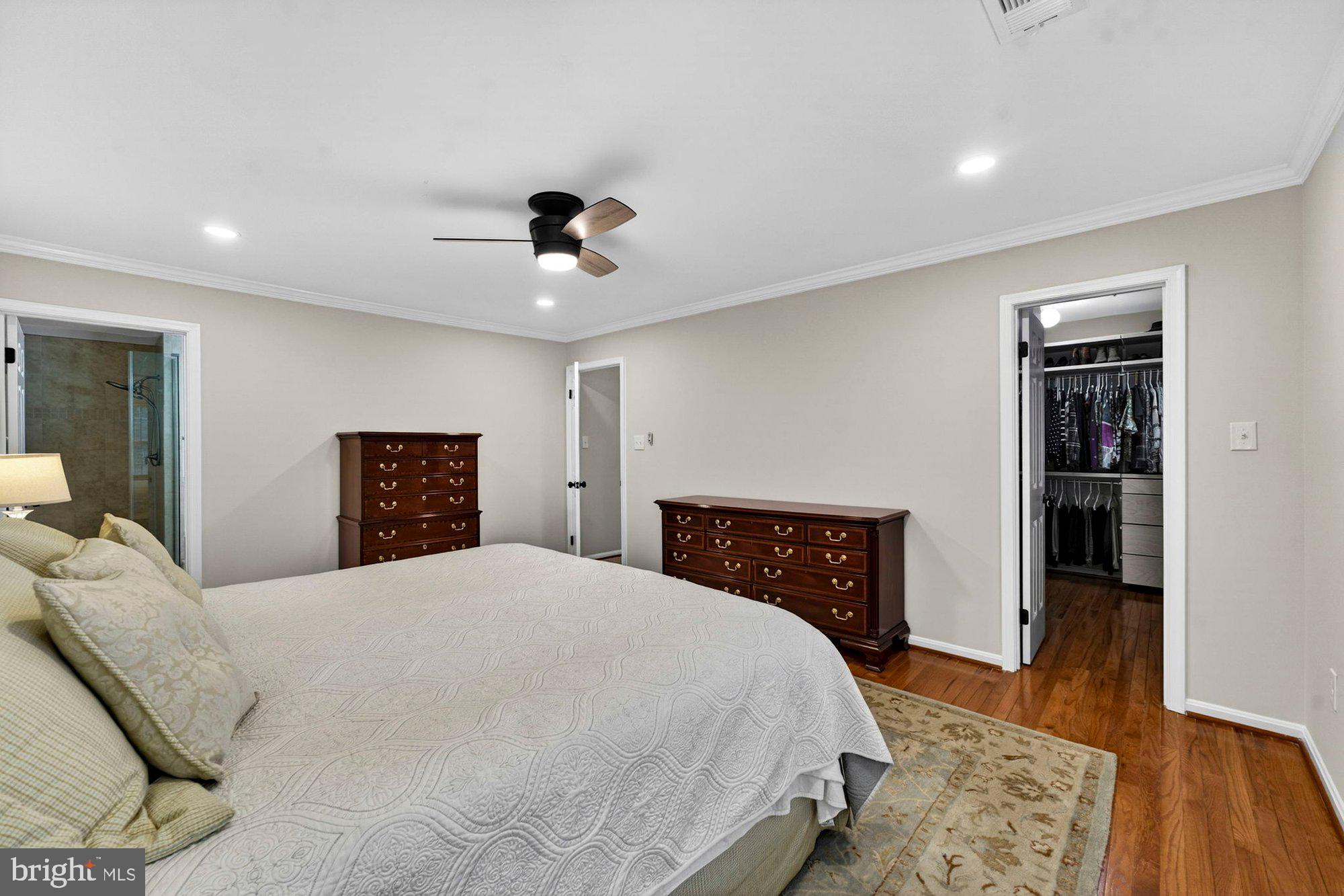 LEE MANOR - Residential