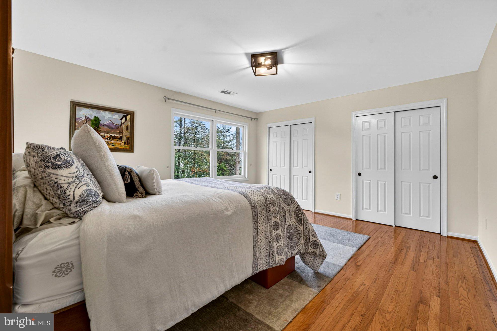 LEE MANOR - Residential