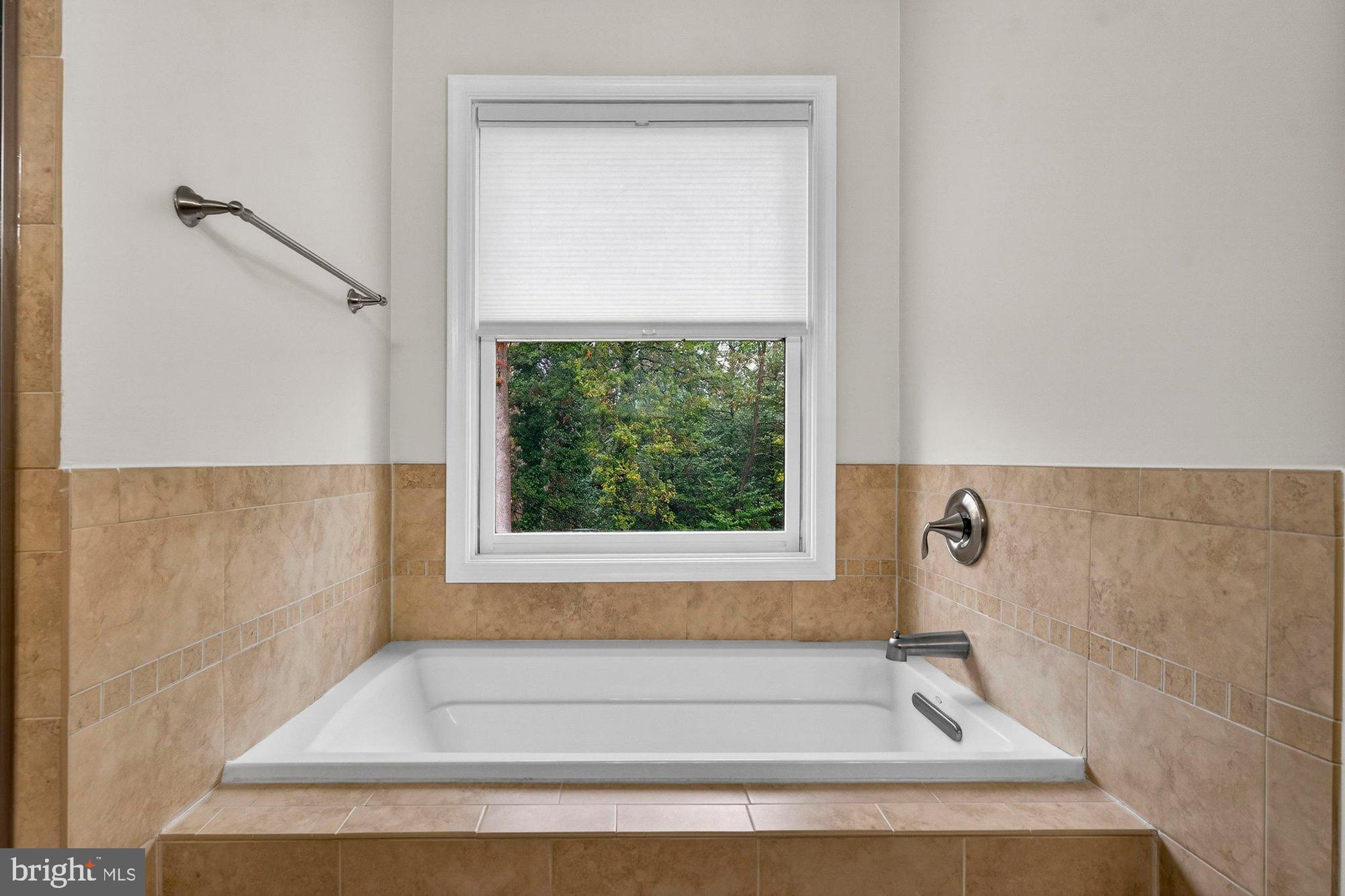 LEE MANOR - Residential