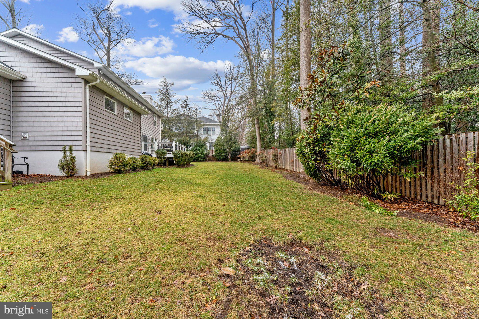 LEE MANOR - Residential