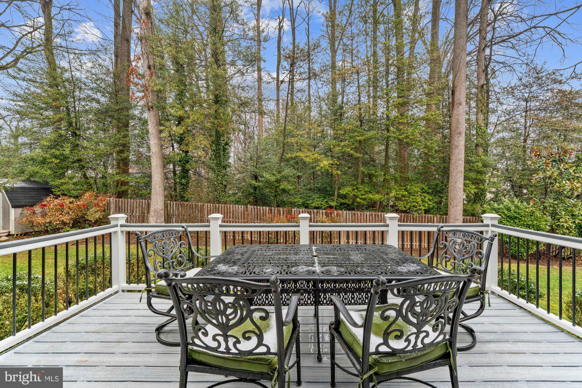 LEE MANOR - Residential