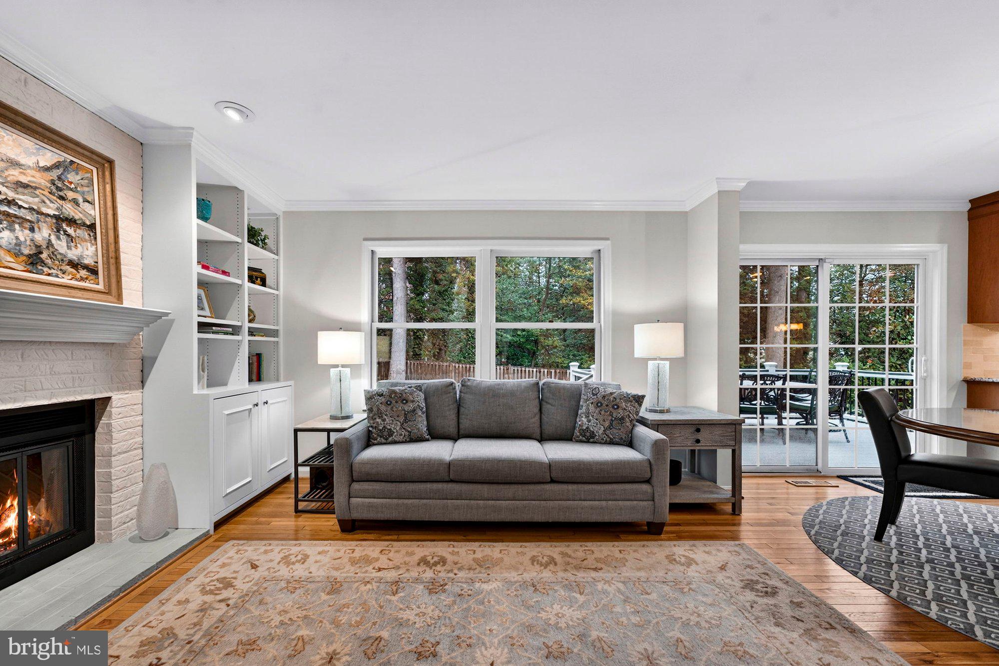 LEE MANOR - Residential