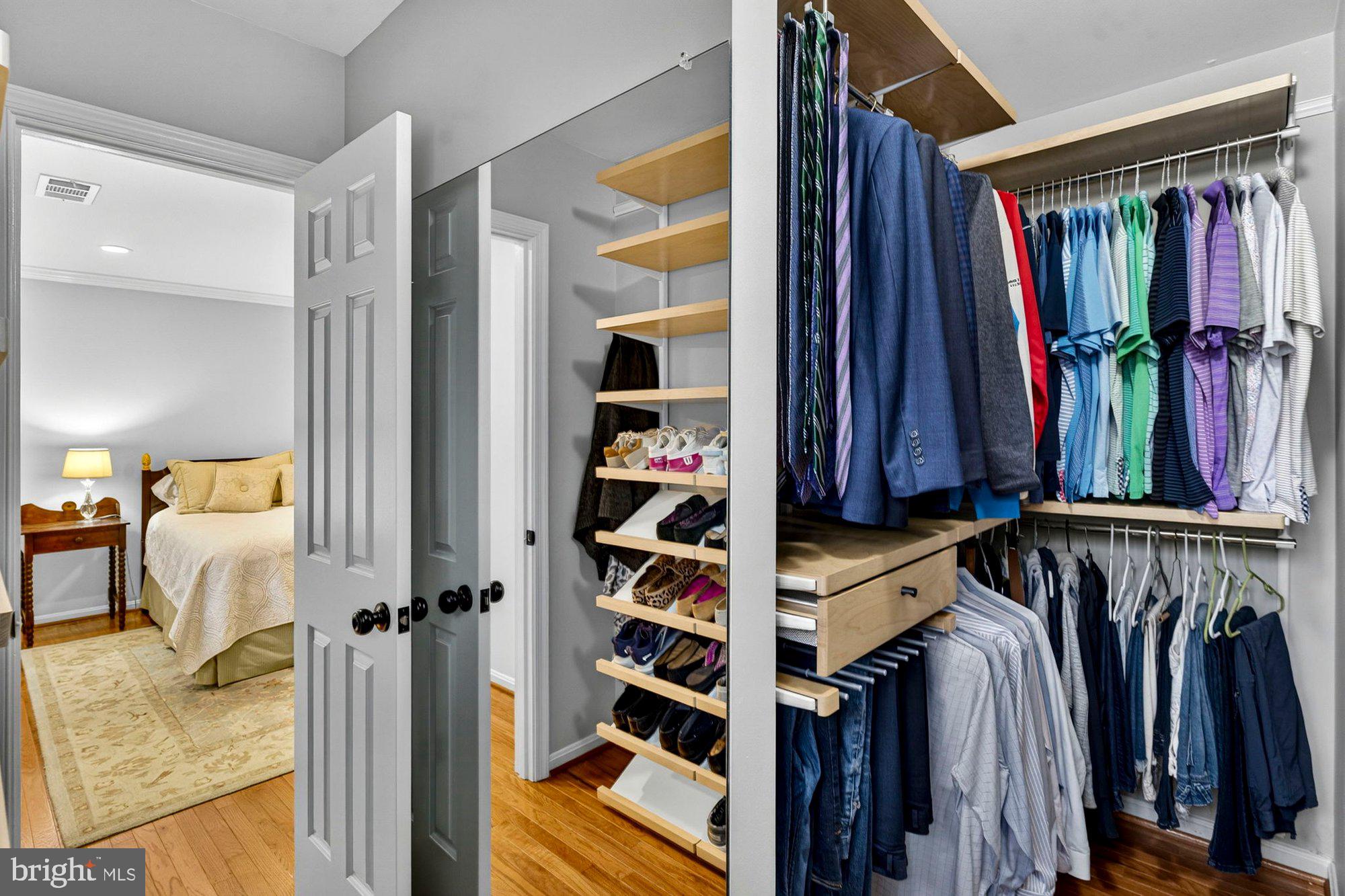 LEE MANOR - Residential