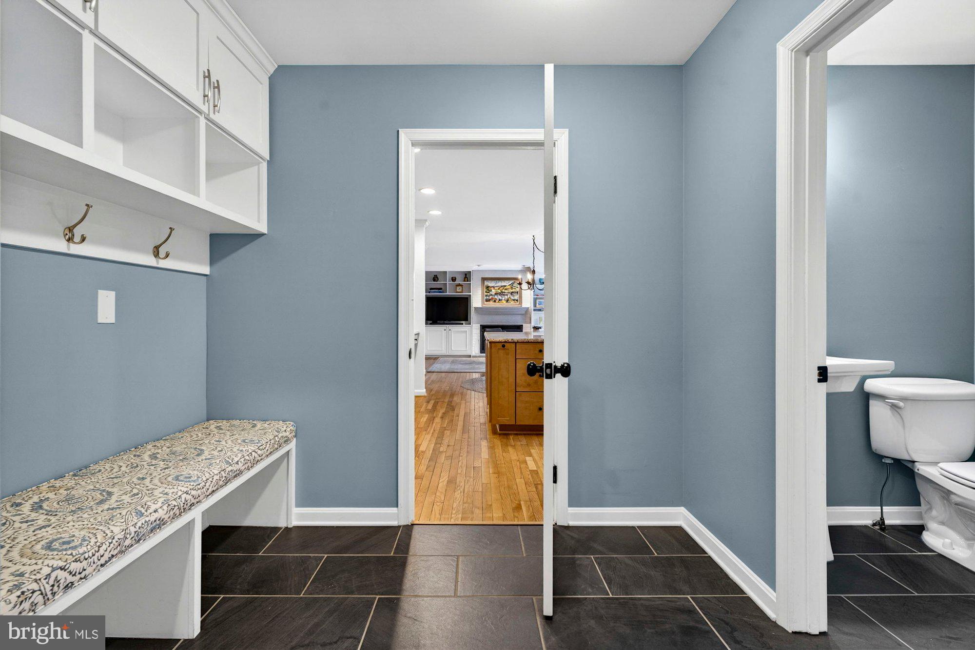 LEE MANOR - Residential