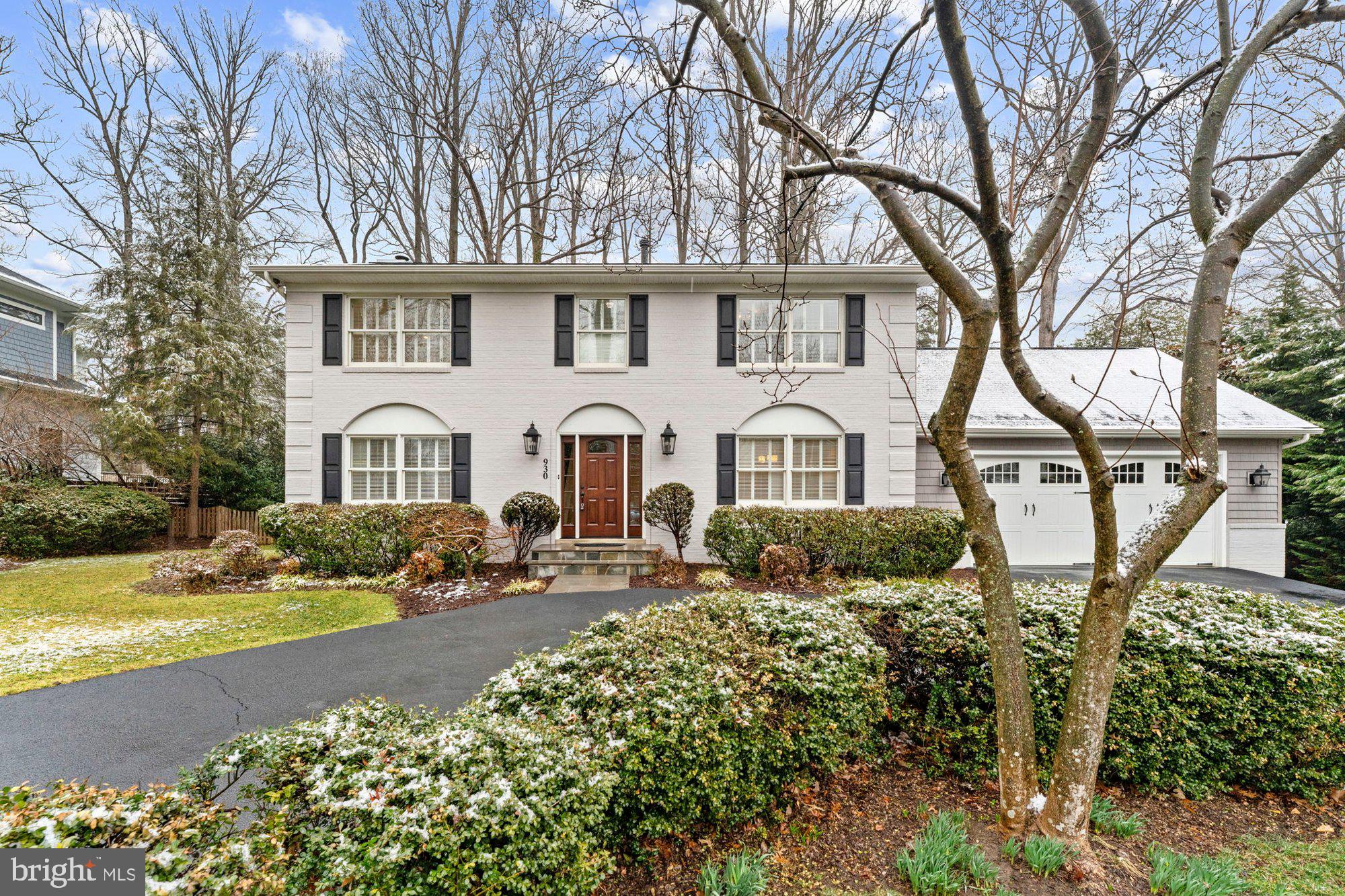 LEE MANOR - Residential