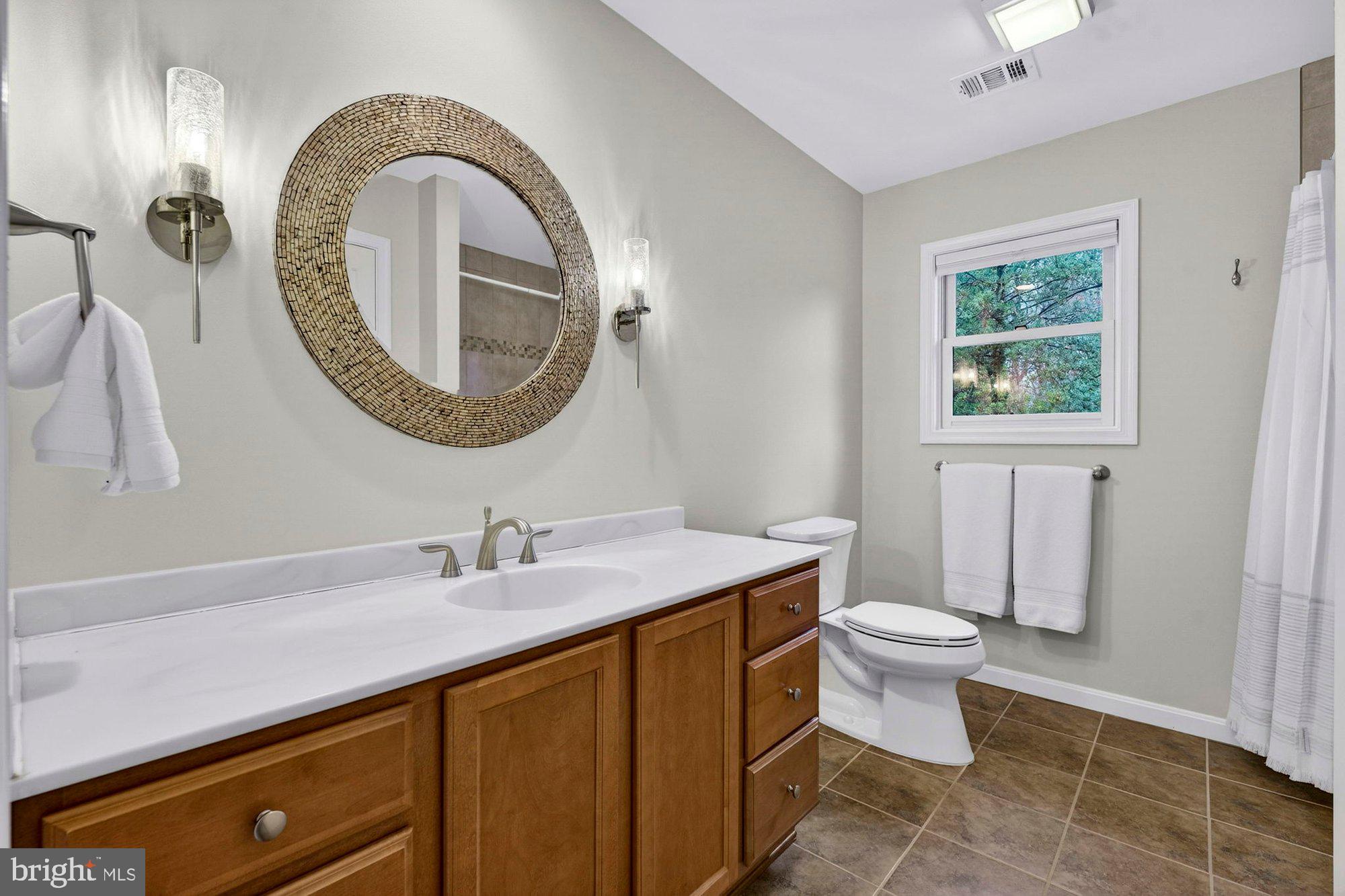 LEE MANOR - Residential