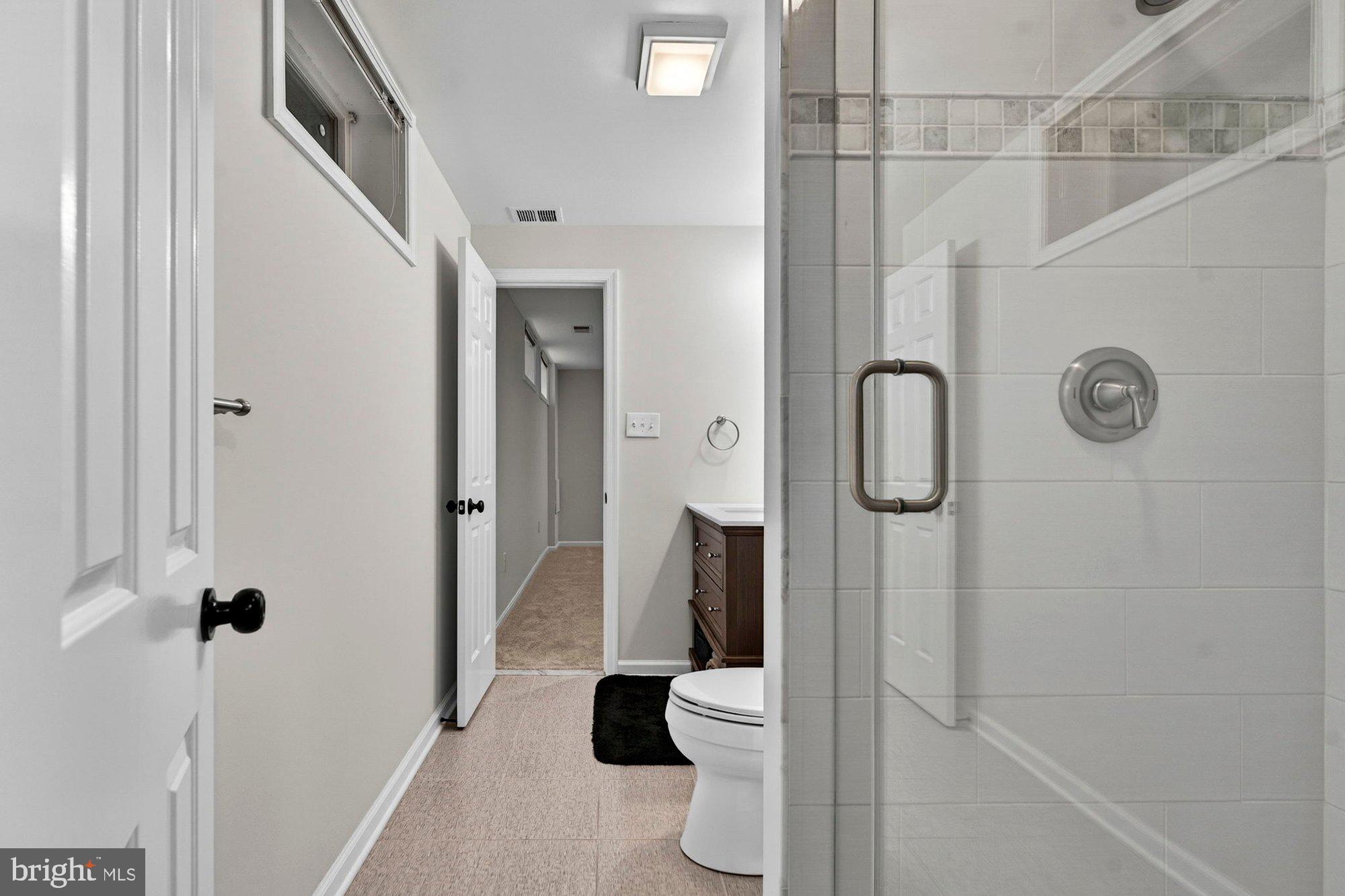 LEE MANOR - Residential