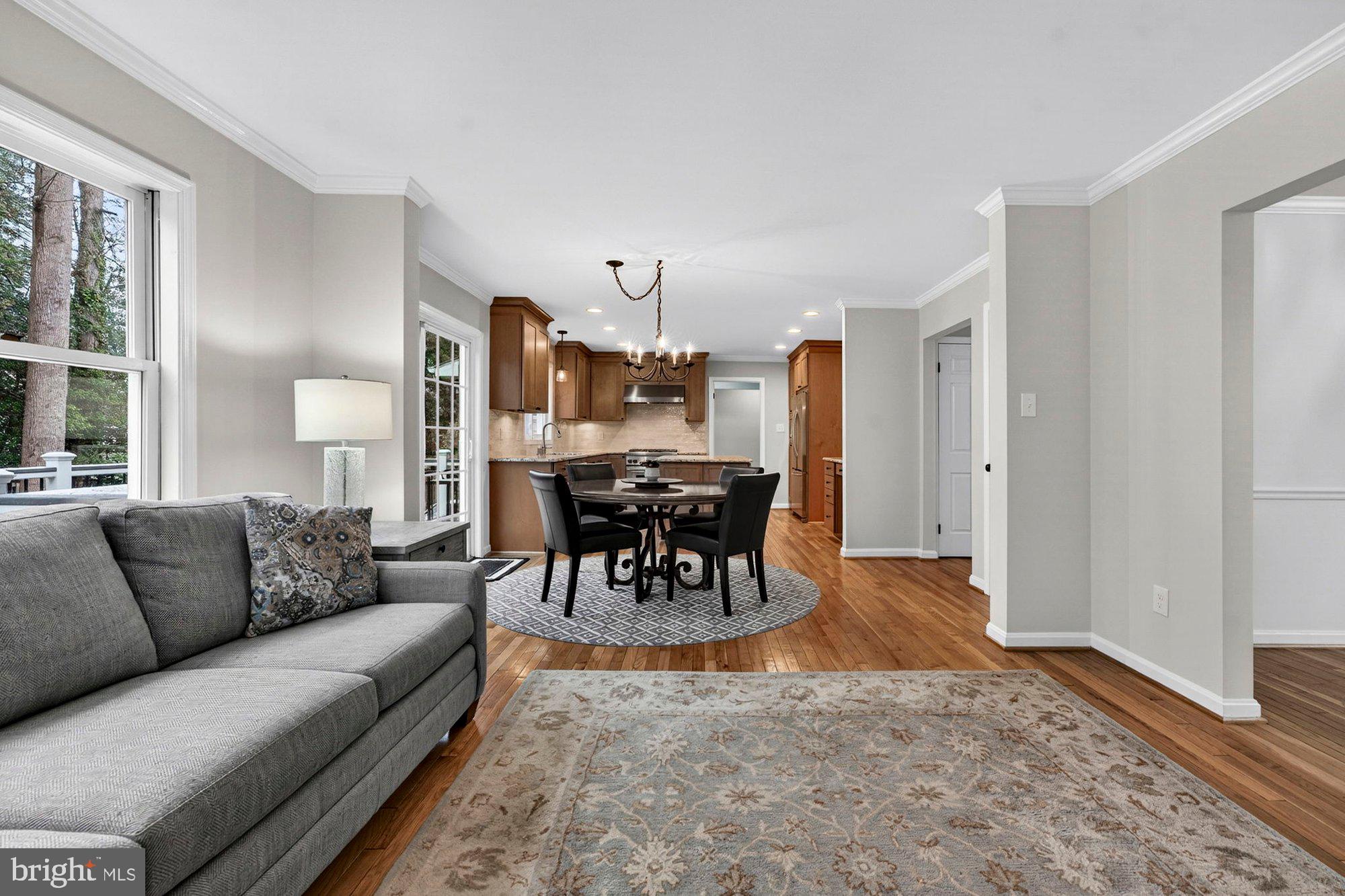 LEE MANOR - Residential