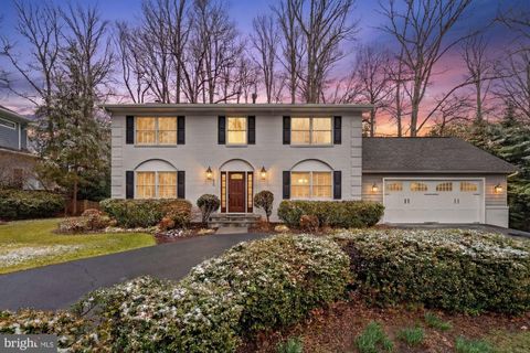 Photo of 930 Park Street SE, VIENNA, VA 22180 (MLS # VAFX2291786)