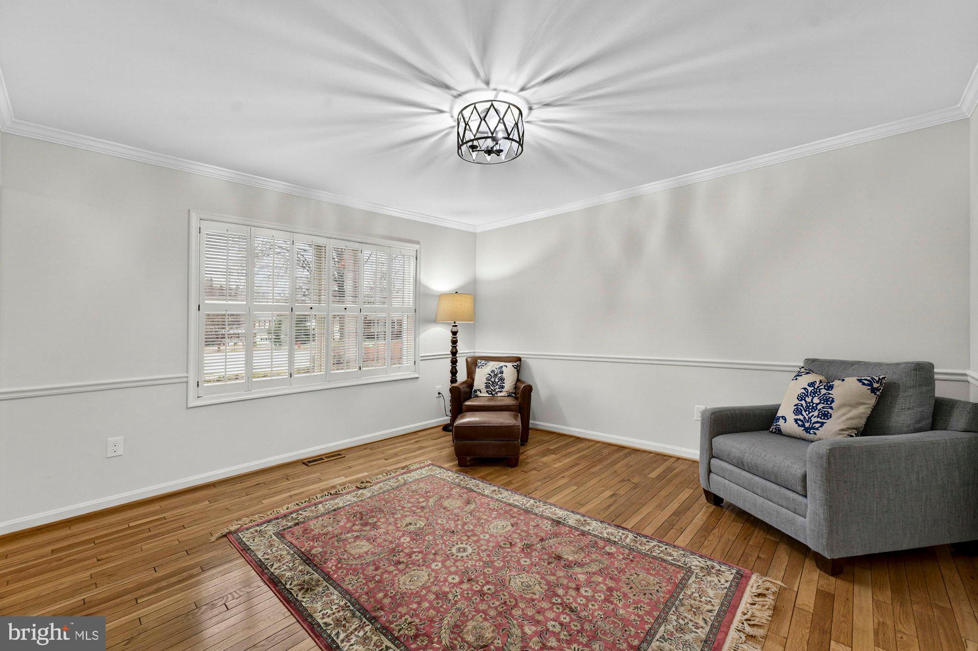 LEE MANOR - Residential