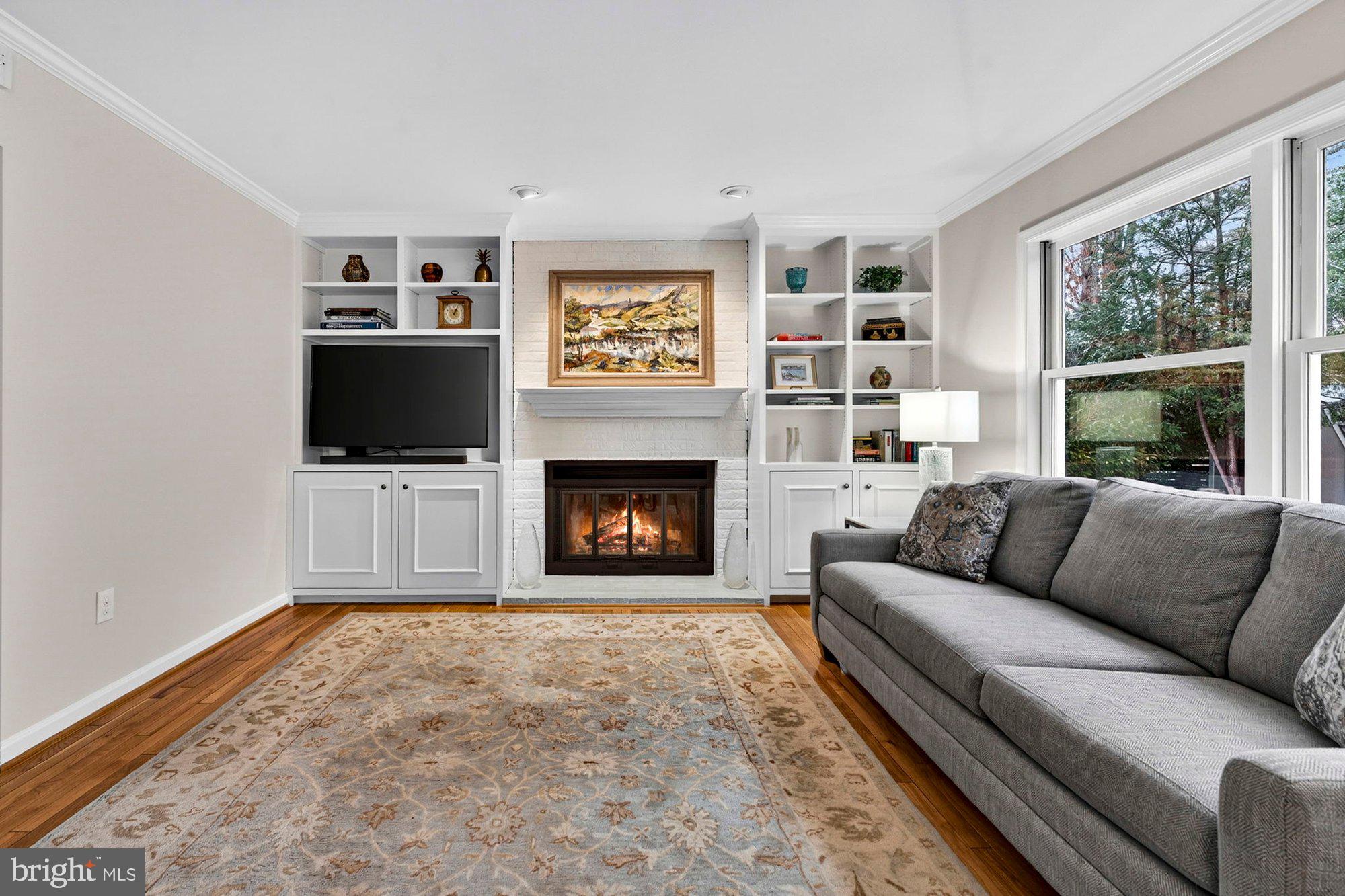 LEE MANOR - Residential