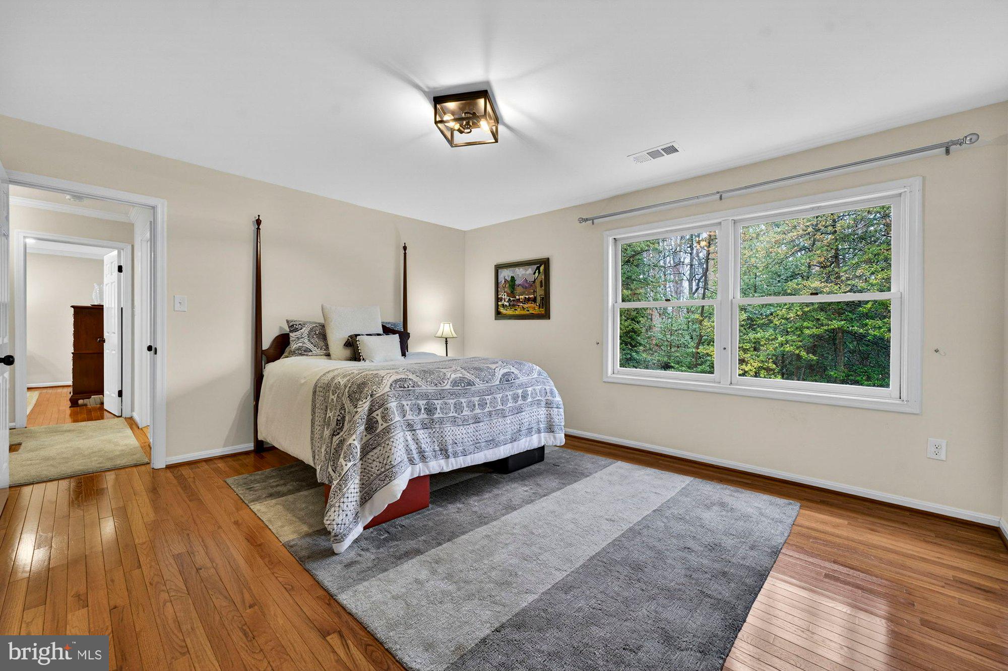 LEE MANOR - Residential