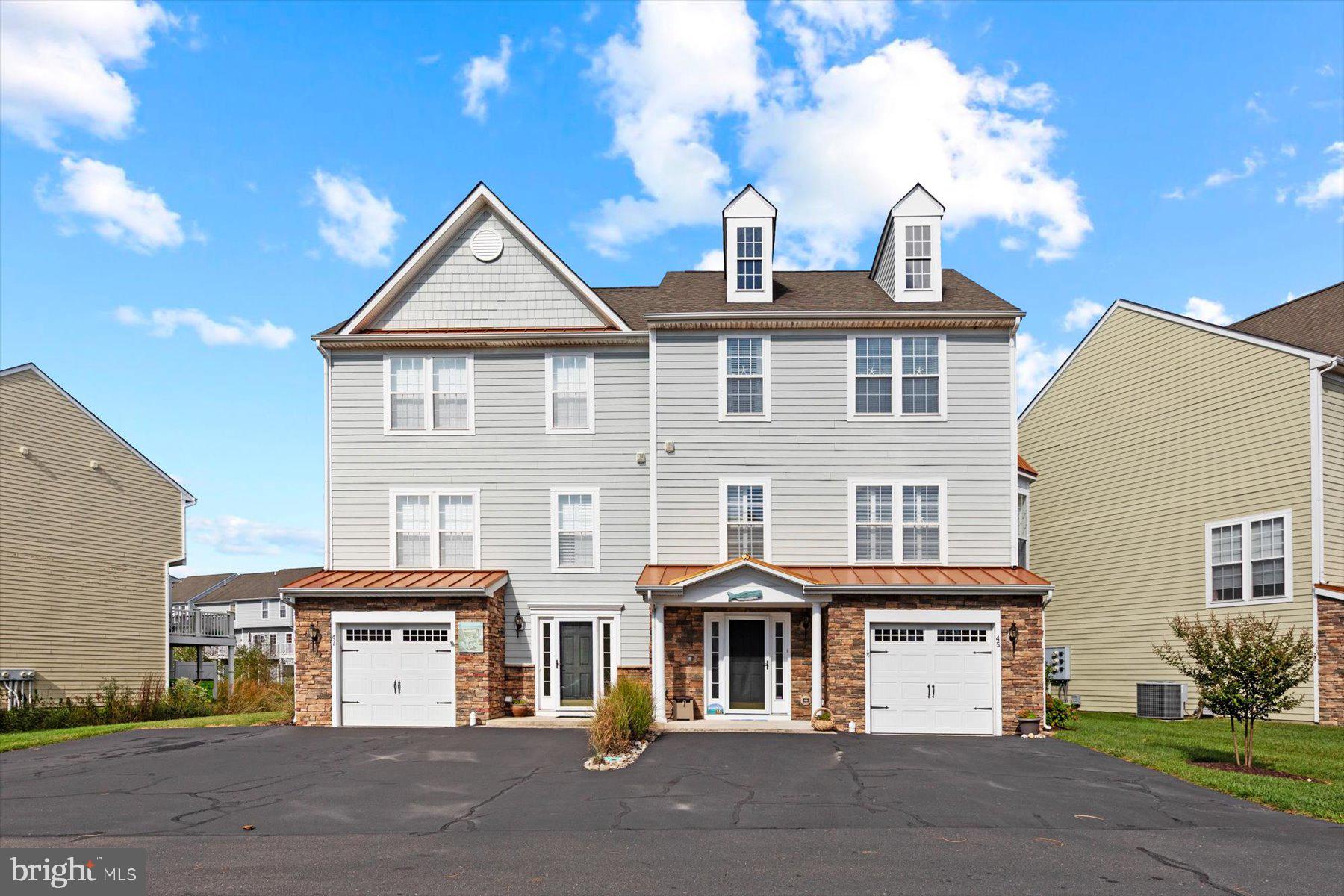 45 DOCS PLACE EXTENSION