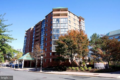 Condo For Sale - 1001 N Randolph Street #106<br/> ARLINGTON, VA 22201