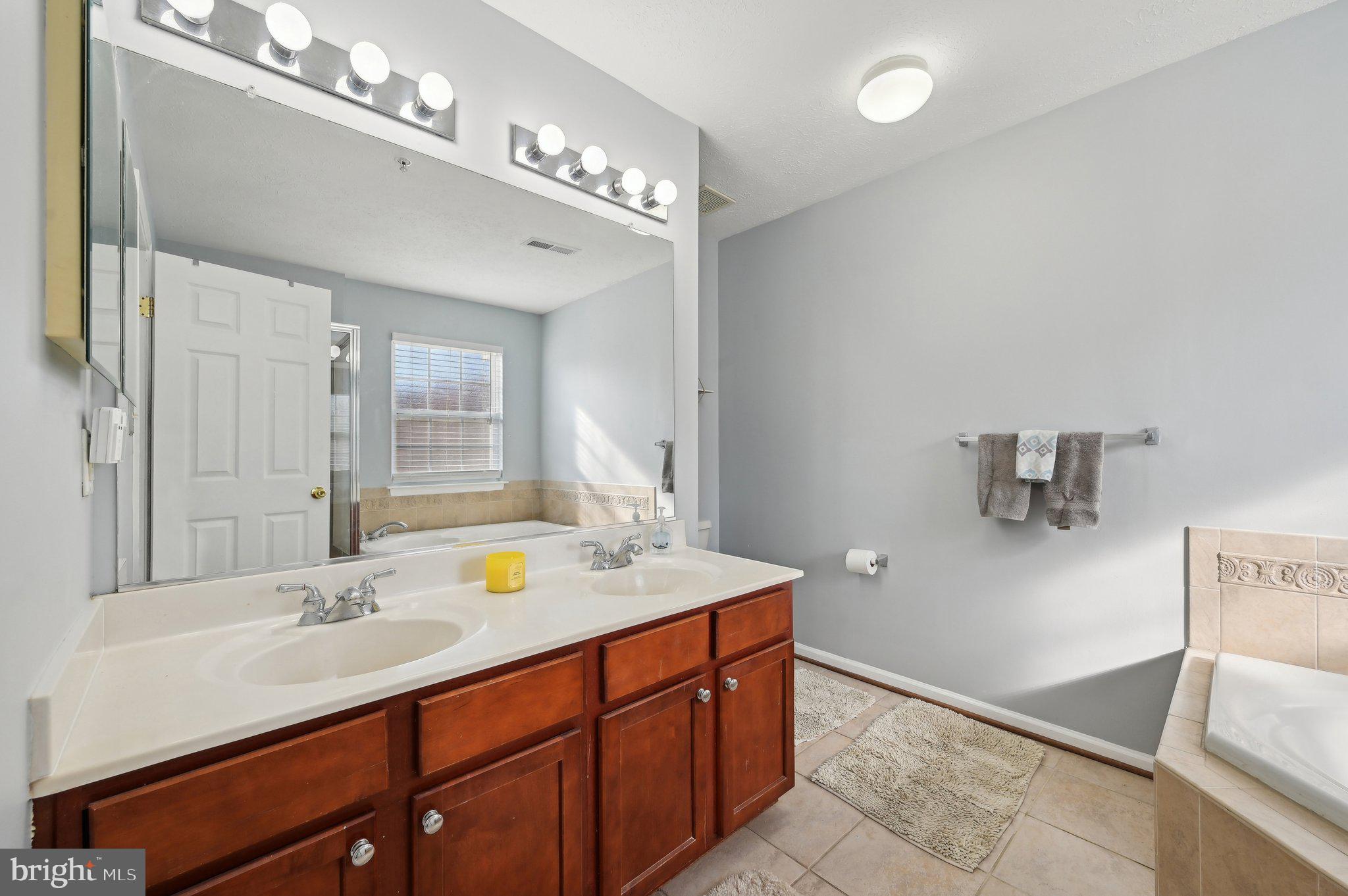 EAGLES LANDING AT WATERS EDGE - Residential