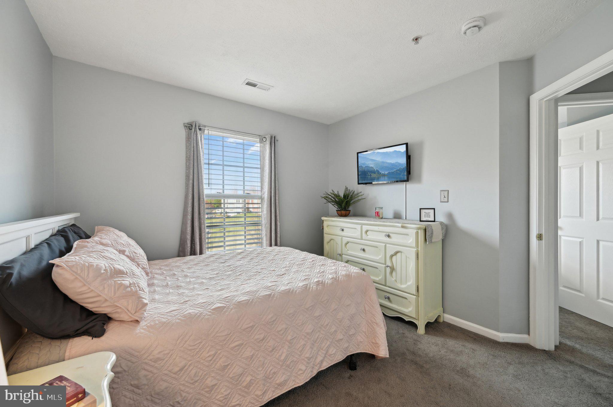 EAGLES LANDING AT WATERS EDGE - Residential