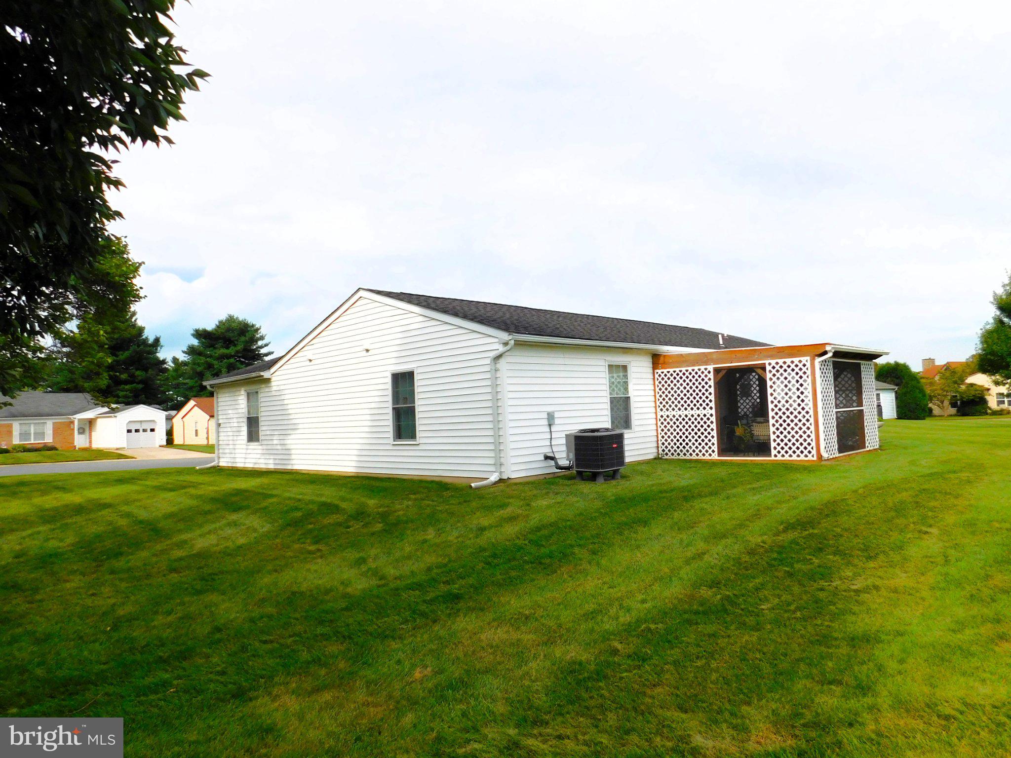 6853 BUCKTHORN COURT