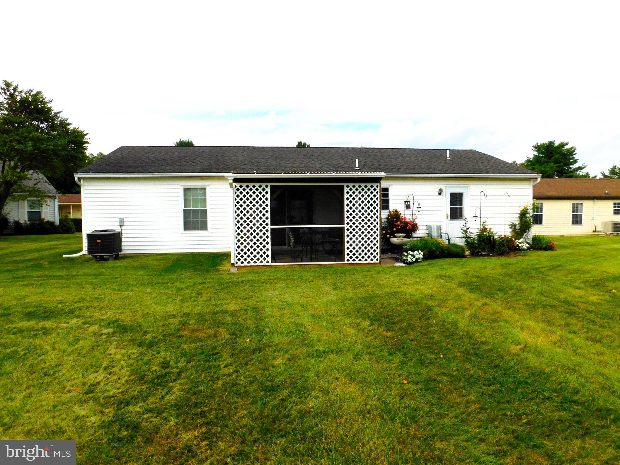 6853 BUCKTHORN COURT