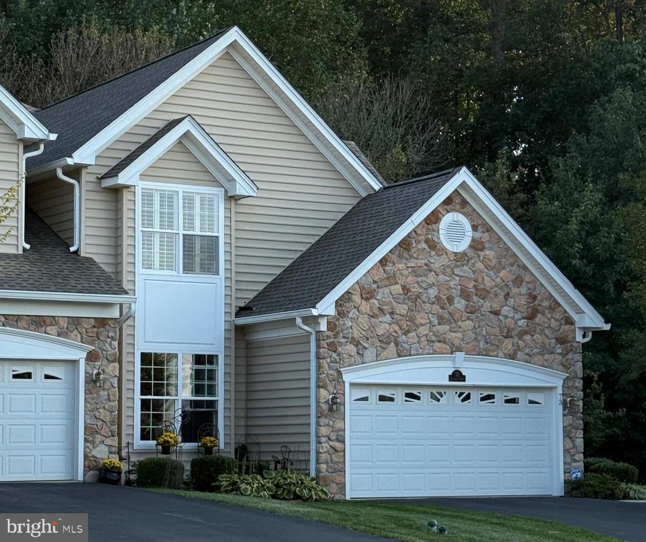 73 SAGEWOOD DRIVE 32