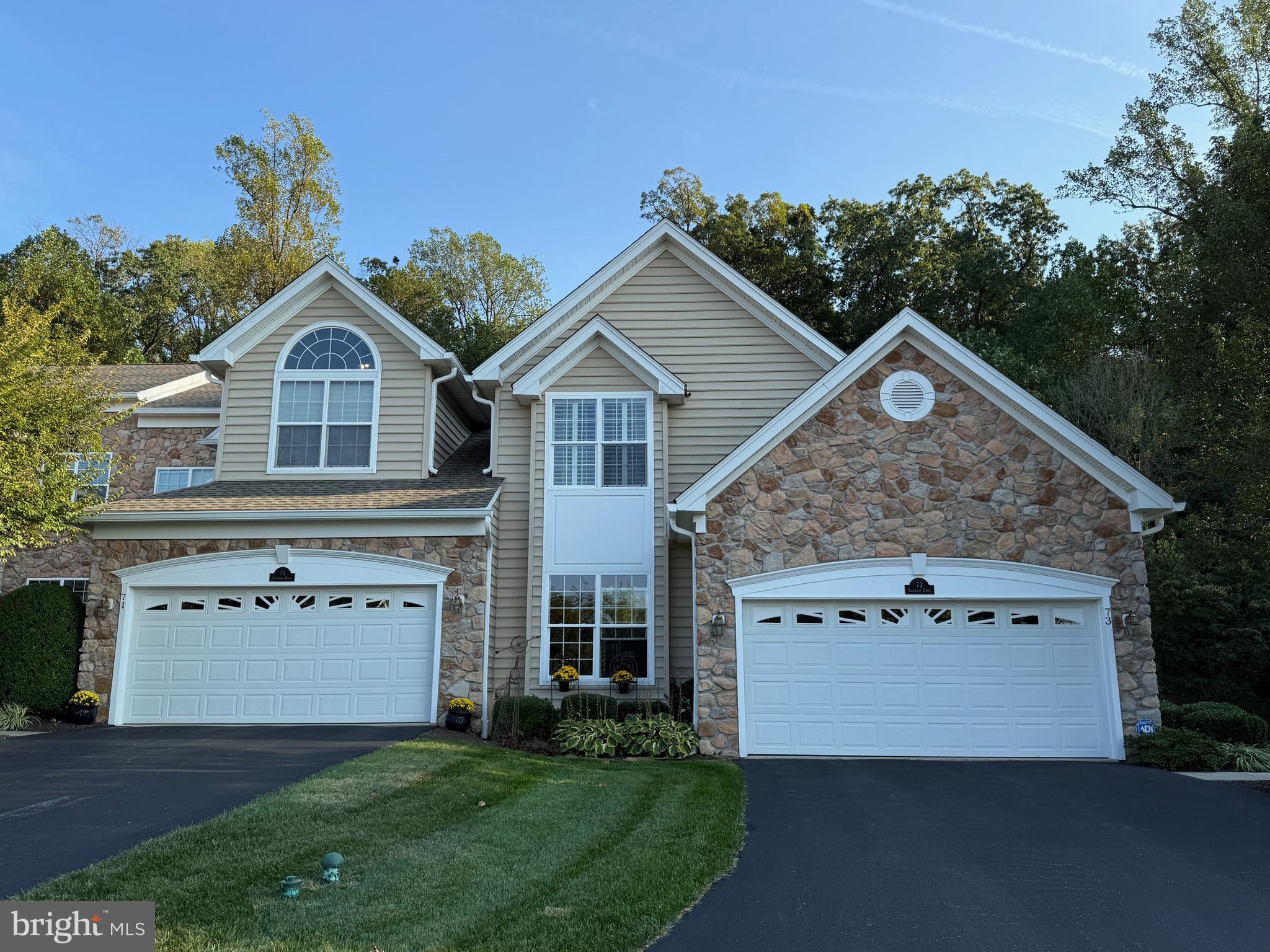 73 SAGEWOOD DRIVE 32