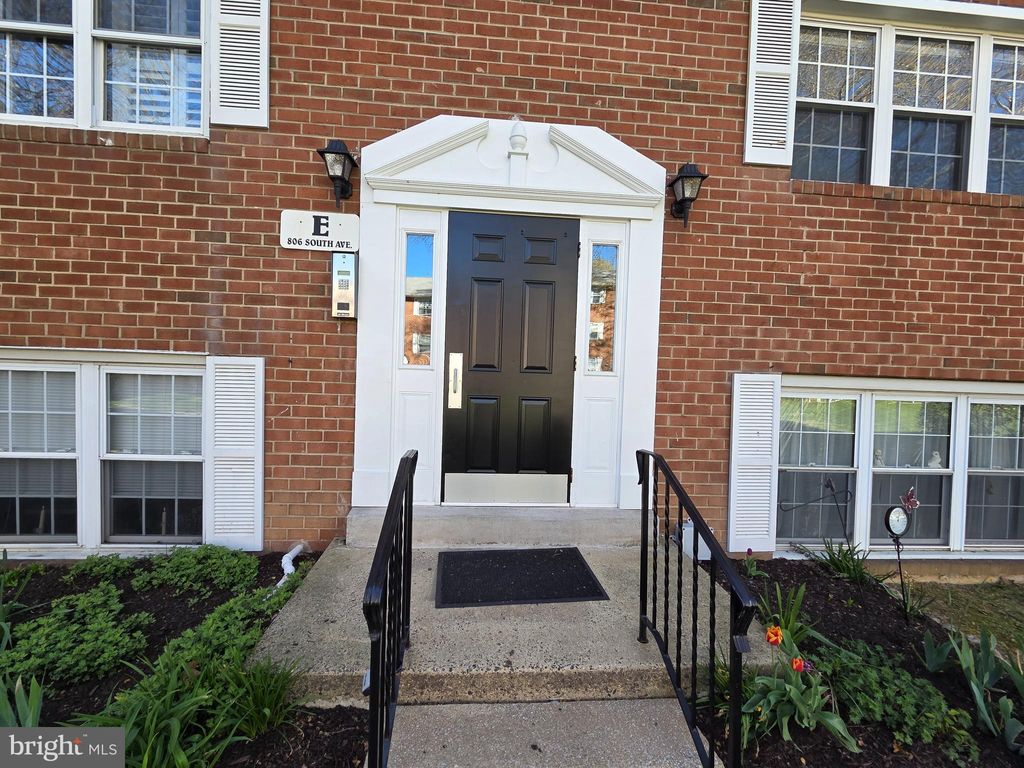 Photo of 806 South Avenue #E9, SECANE, PA 19018 (MLS # PADE2112496)