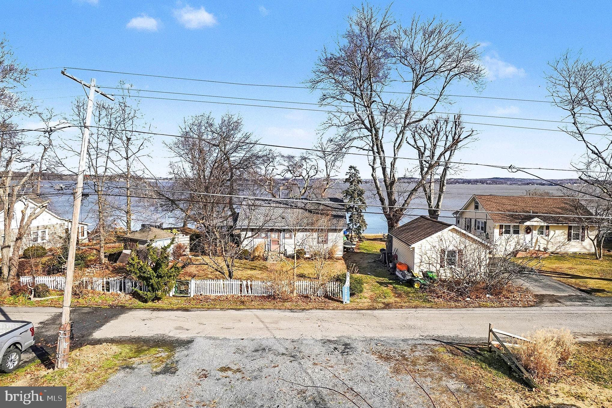 CARPENTERS POINT - Residential